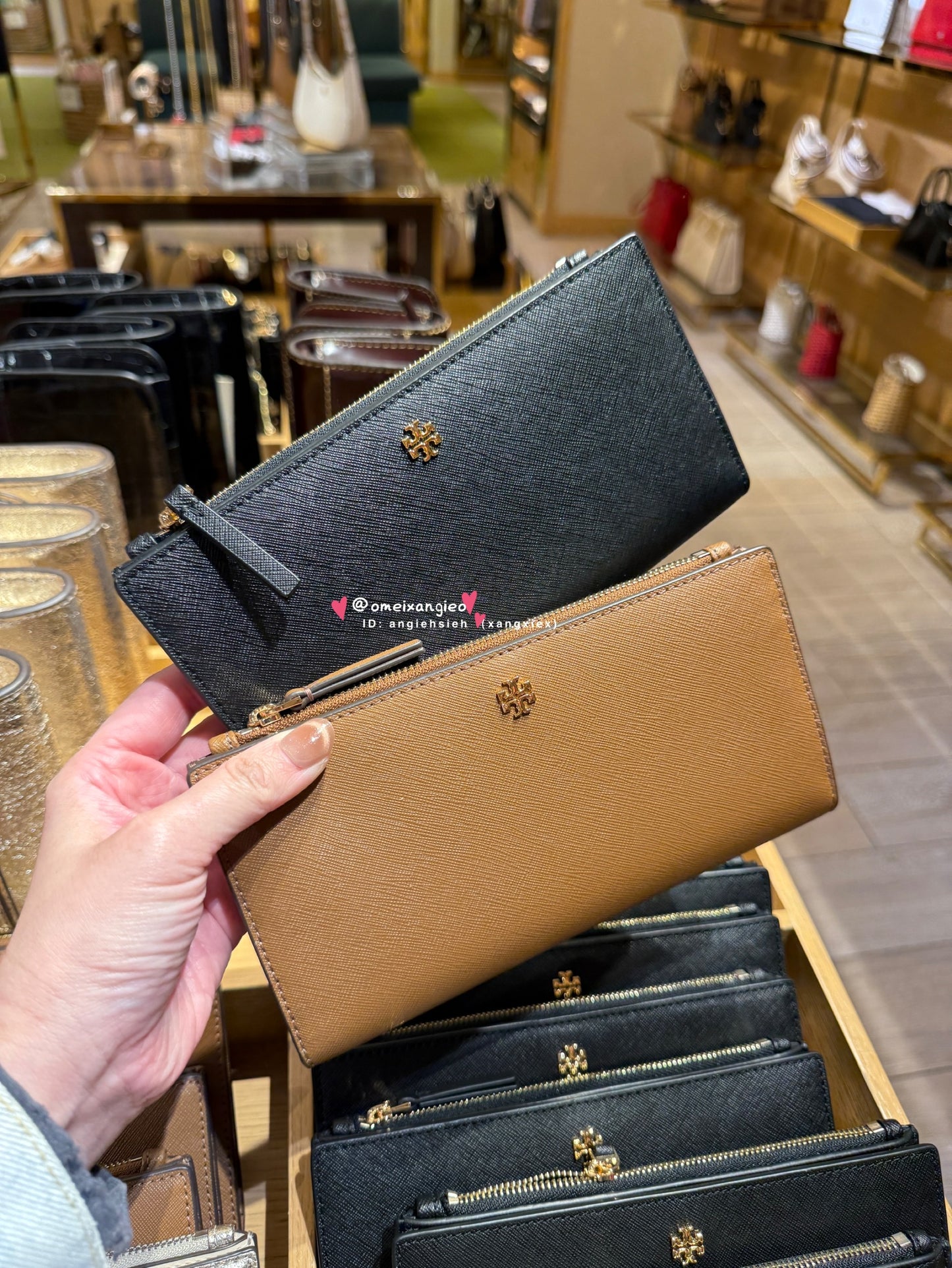 Tory Burch 防刮皮革 對折長夾