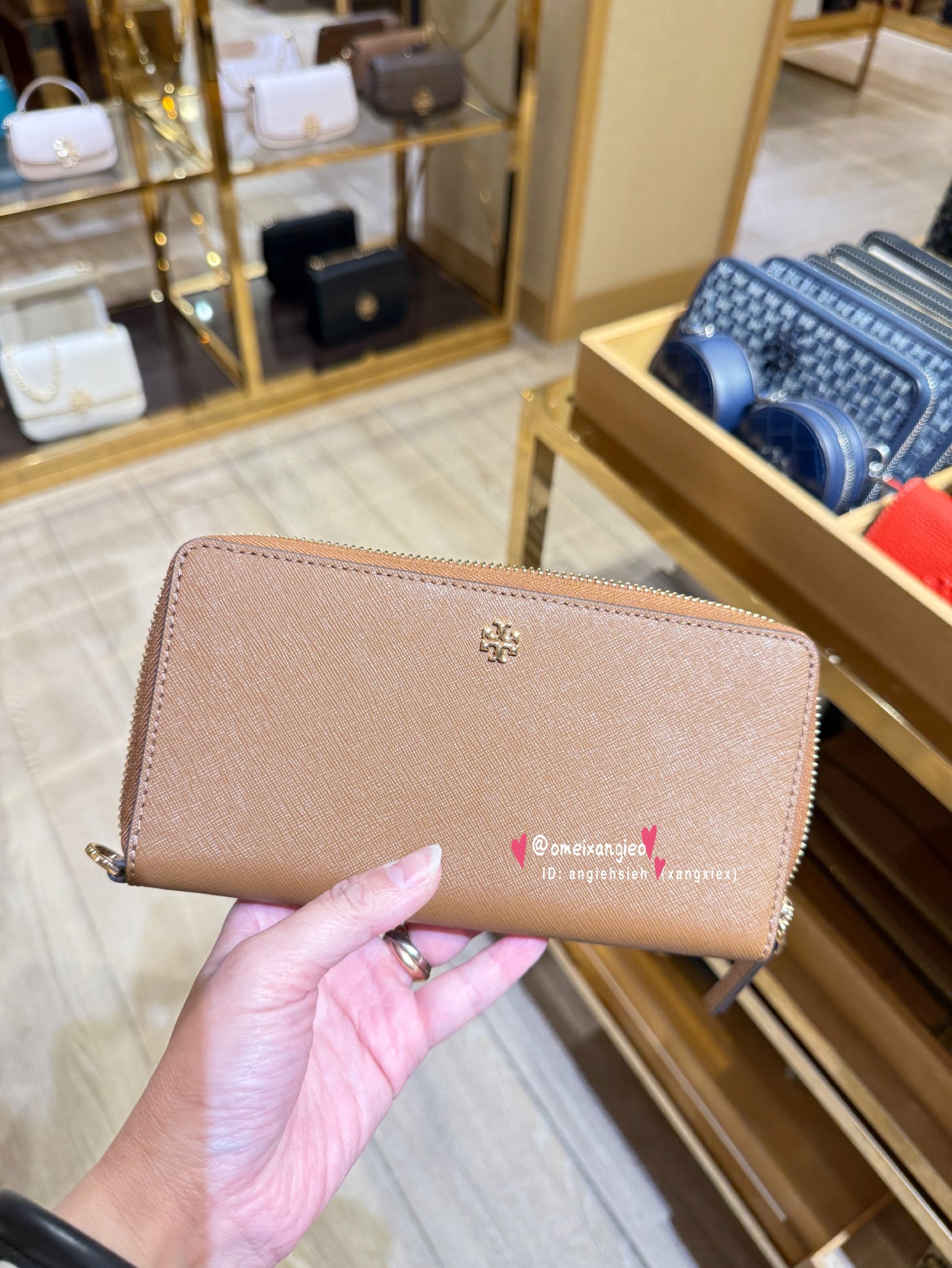 Tory Burch 防刮皮革 對開式拉鏈長夾 可手拿
