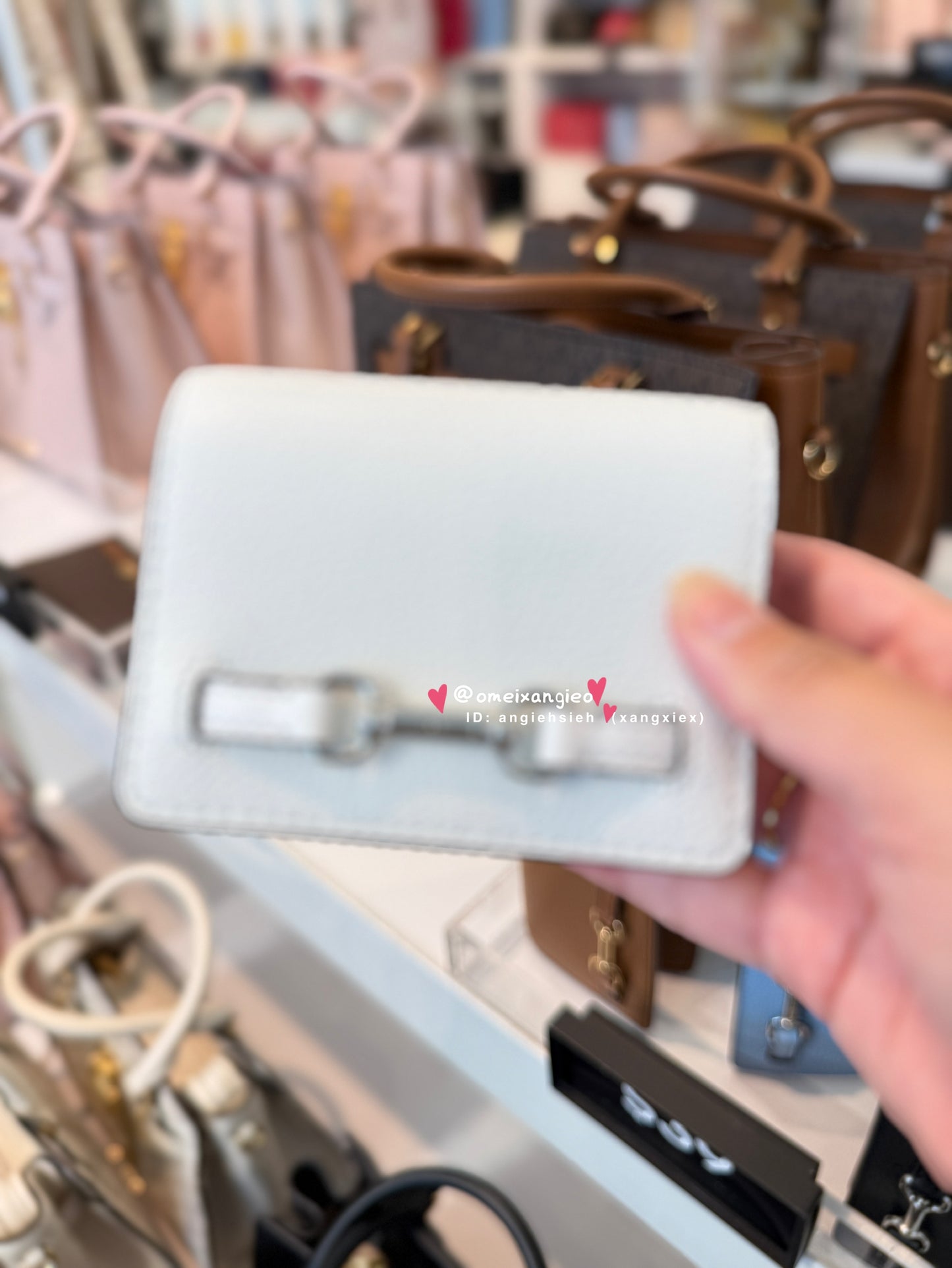 Michael KORS 鎖頭設計卡夾