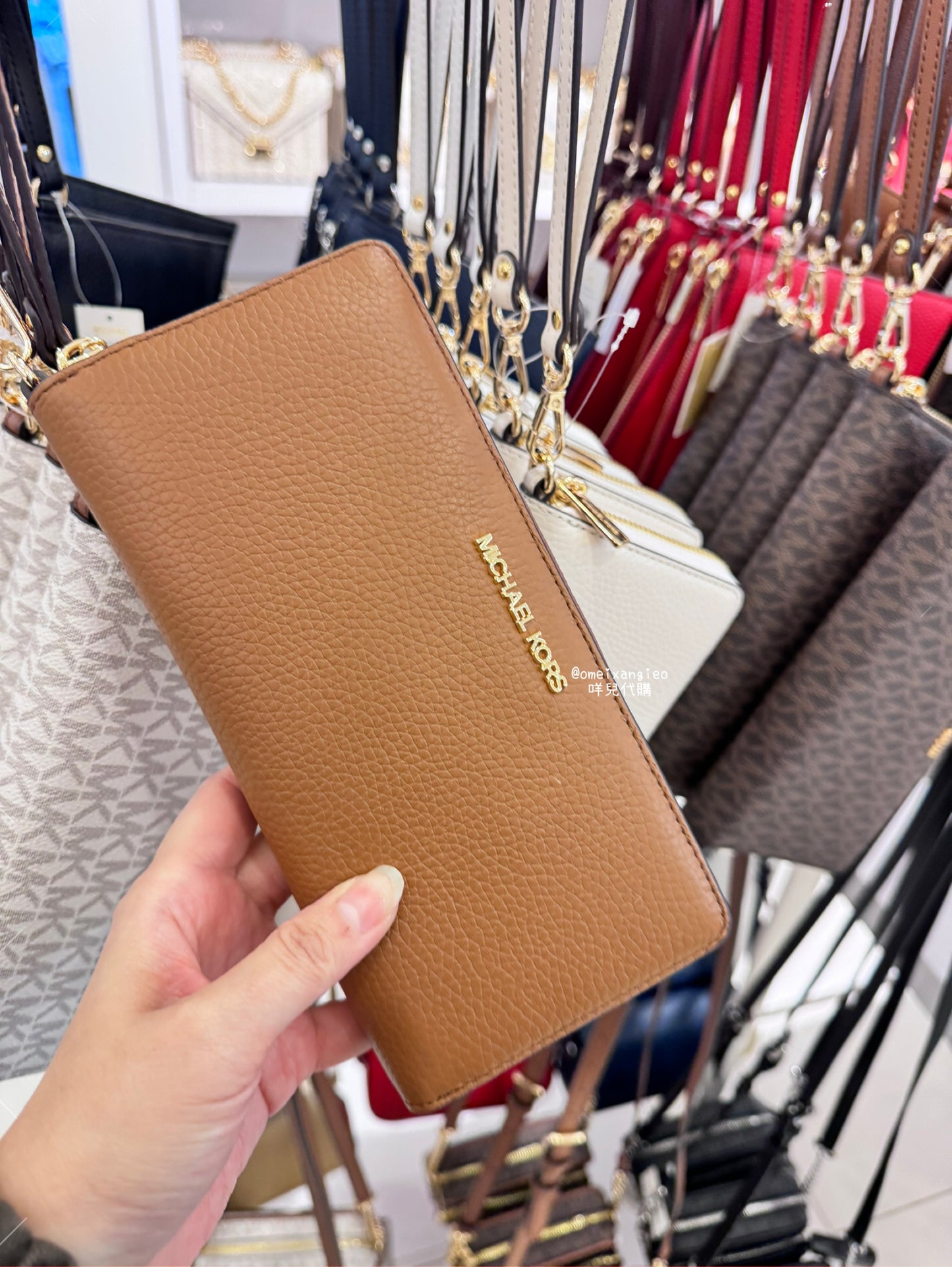 Michael Kors 手掛拉鍊長夾