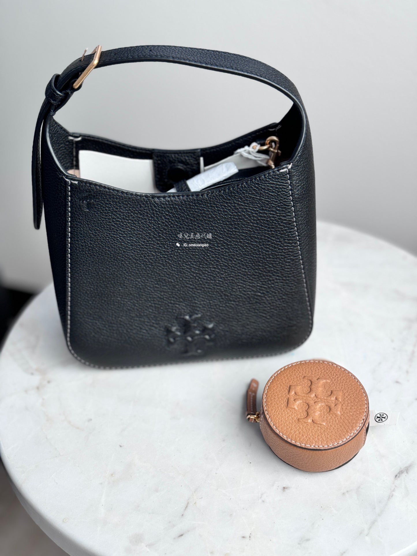 TORY BURCH 浮雕logo 圓形包包掛飾 零錢包