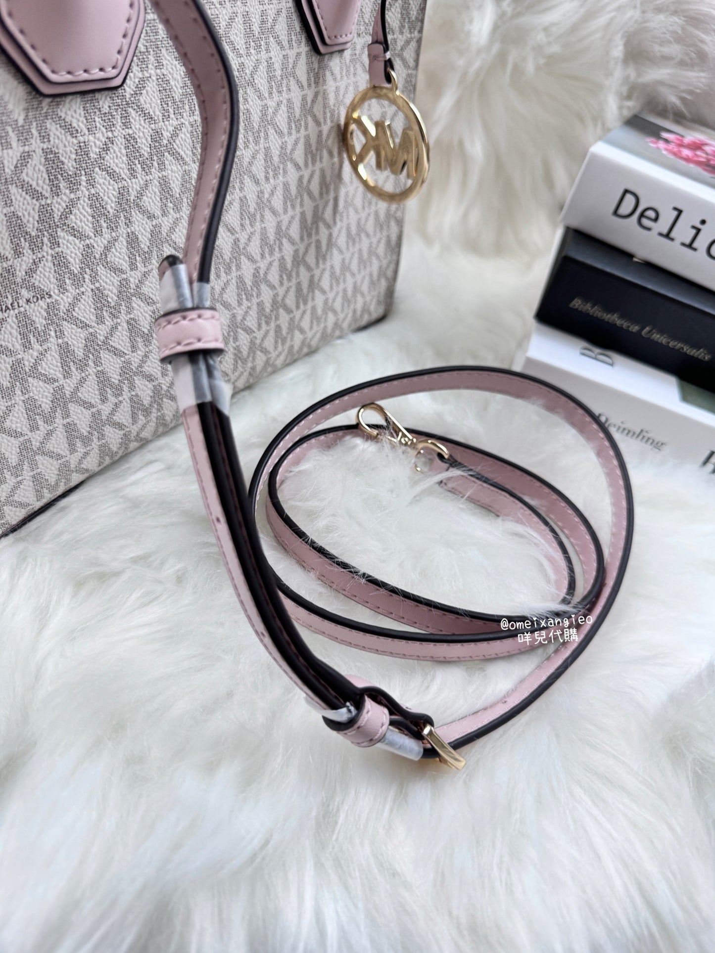Michael Kors Mercer 三層紙袋包