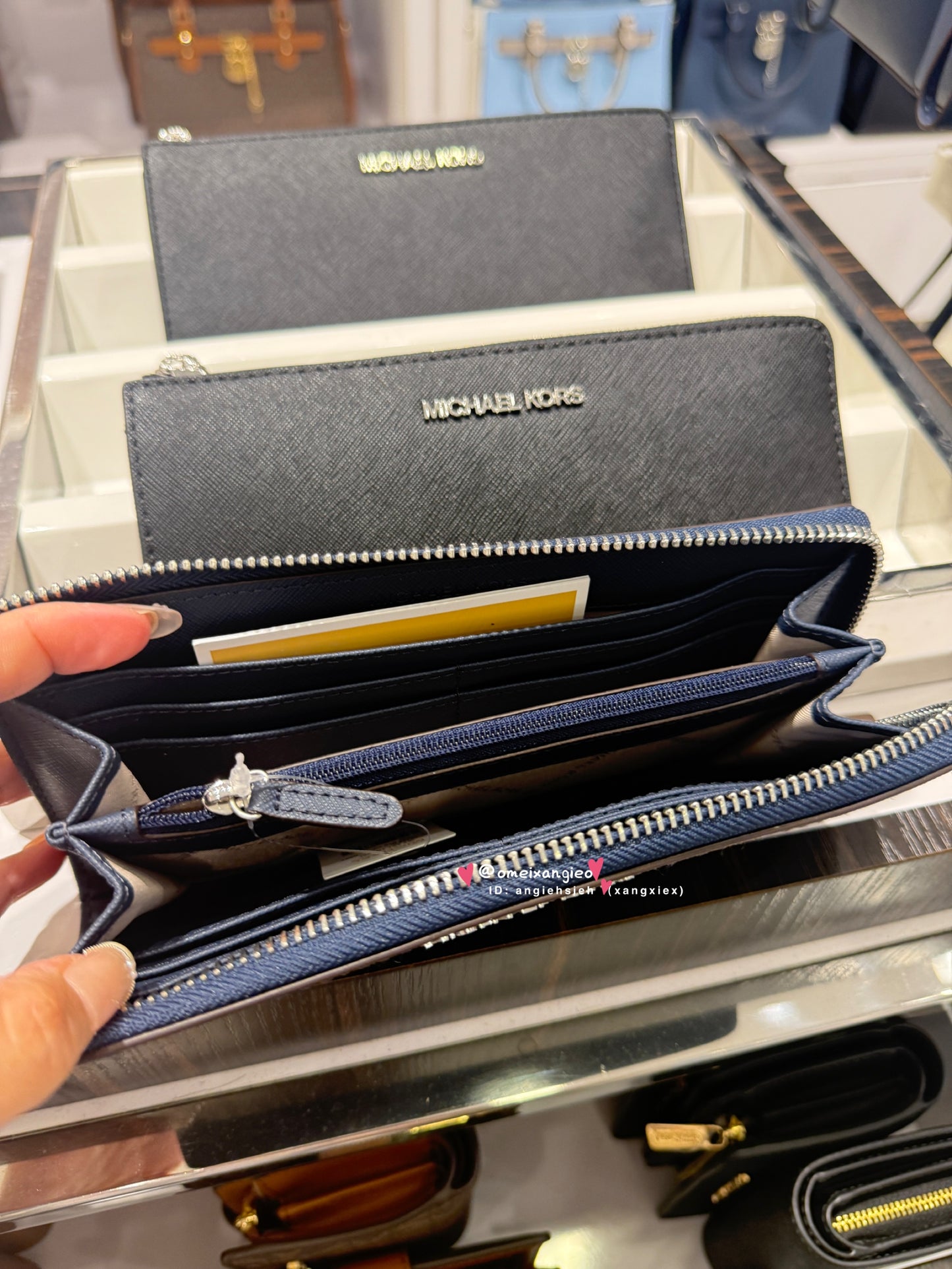 Michael Kors 防刮皮革 L拉鏈長夾