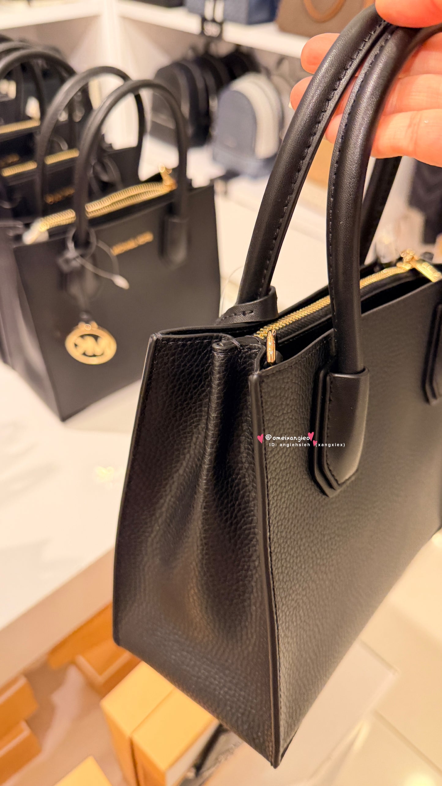 Michael Kors Mercer 三層紙袋包