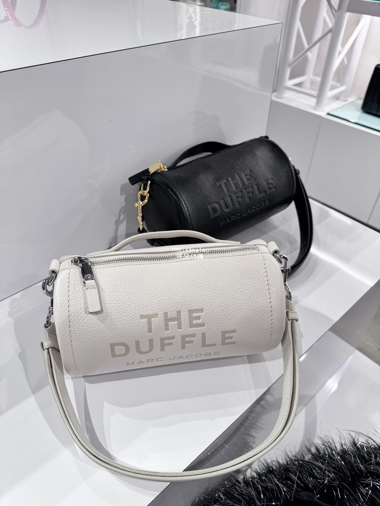 Marc Jacobs 小馬克 THE DUFFLE 圓筒包