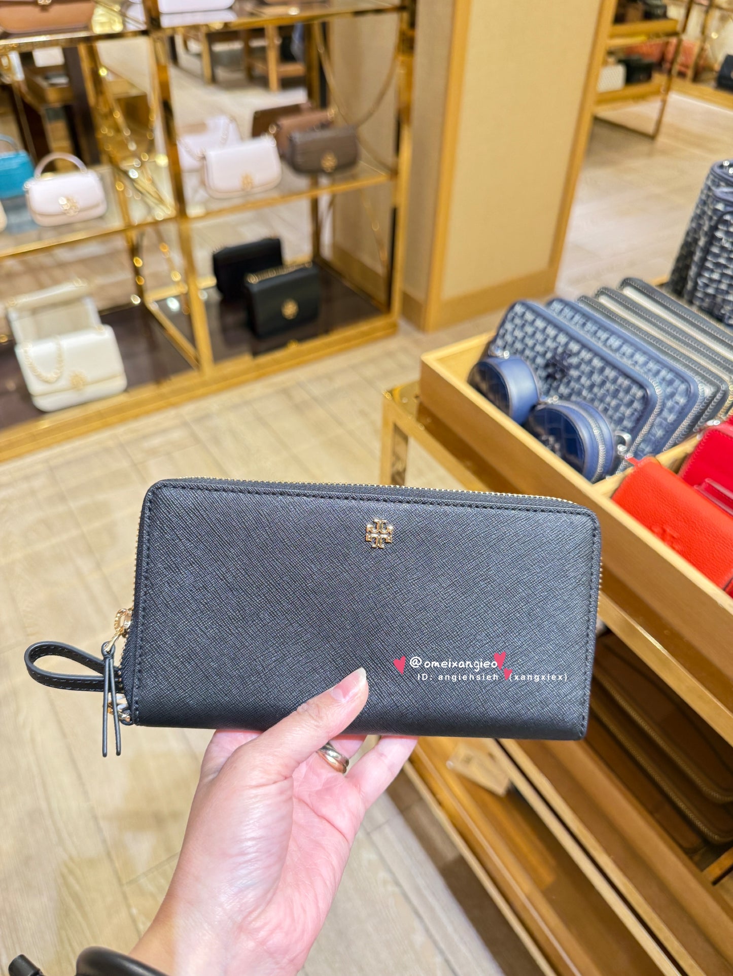 Tory Burch 防刮皮革 對開式拉鏈長夾 可手拿