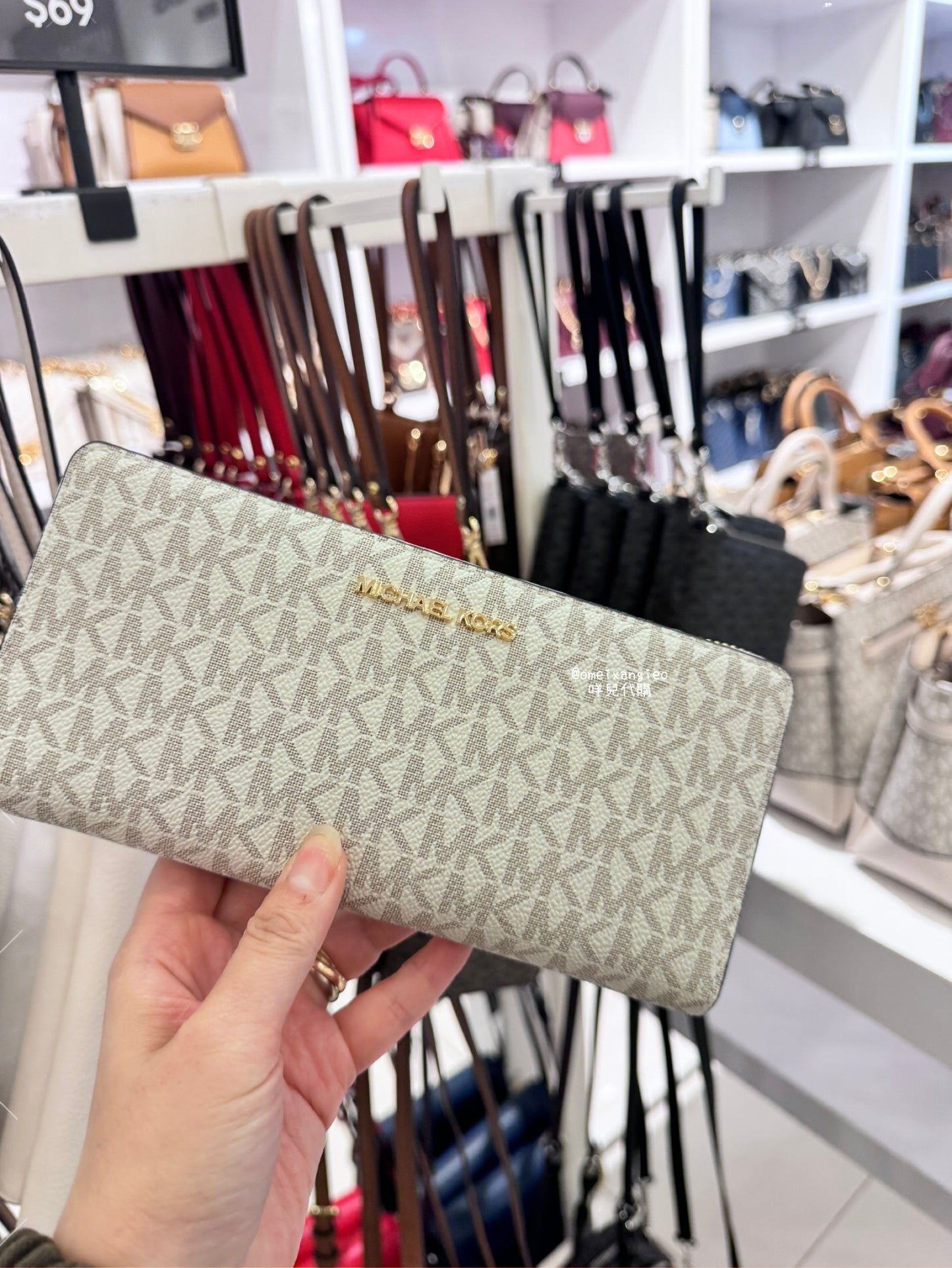 Michael Kors 手掛拉鍊長夾