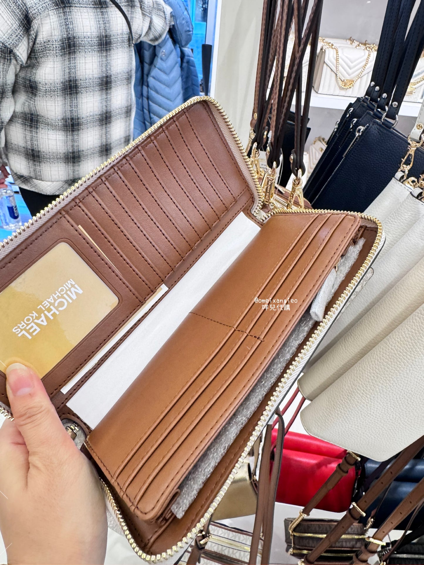 Michael Kors 手掛拉鍊長夾