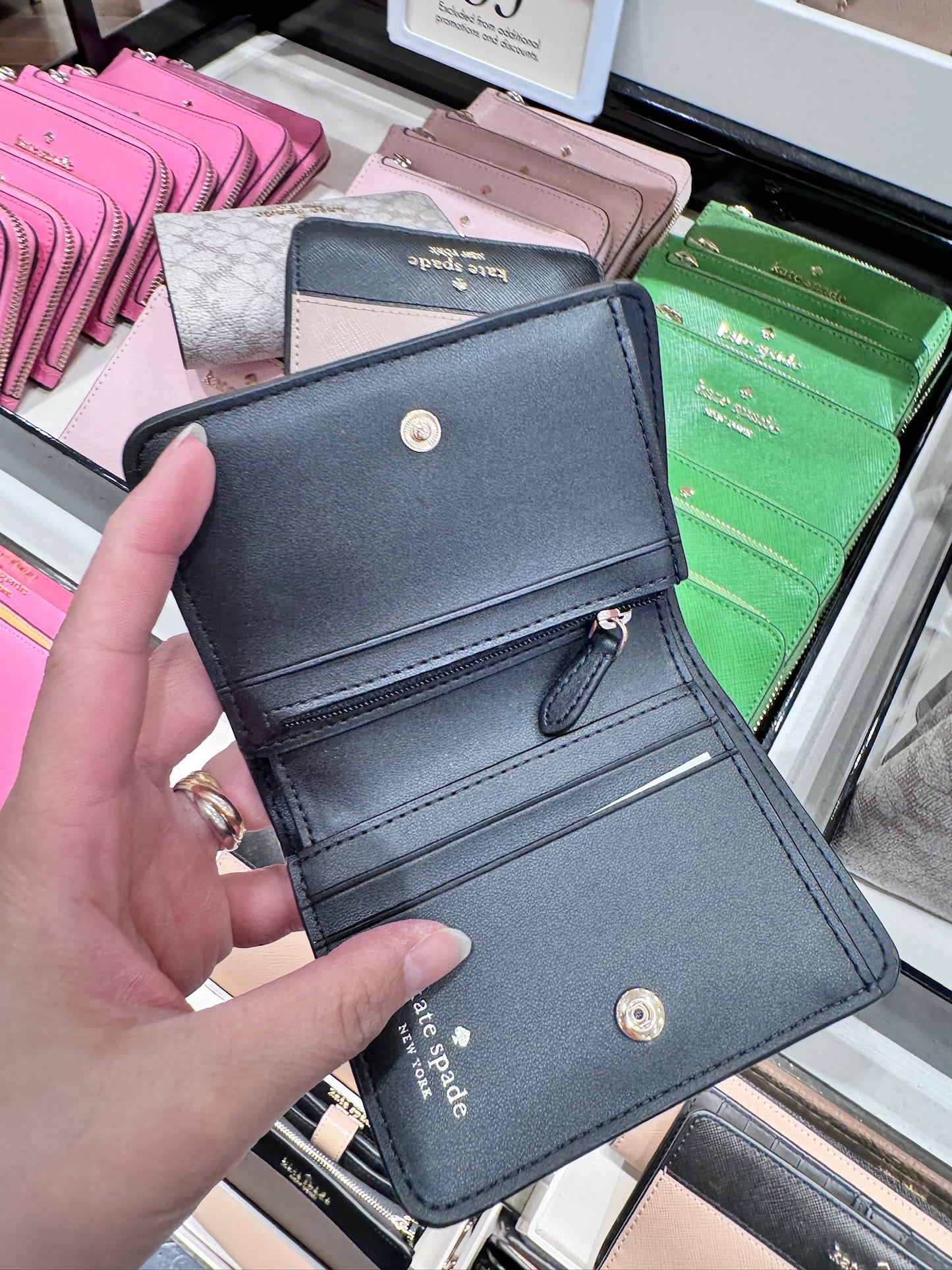 Kate Spade 防刮皮革迷你小短夾