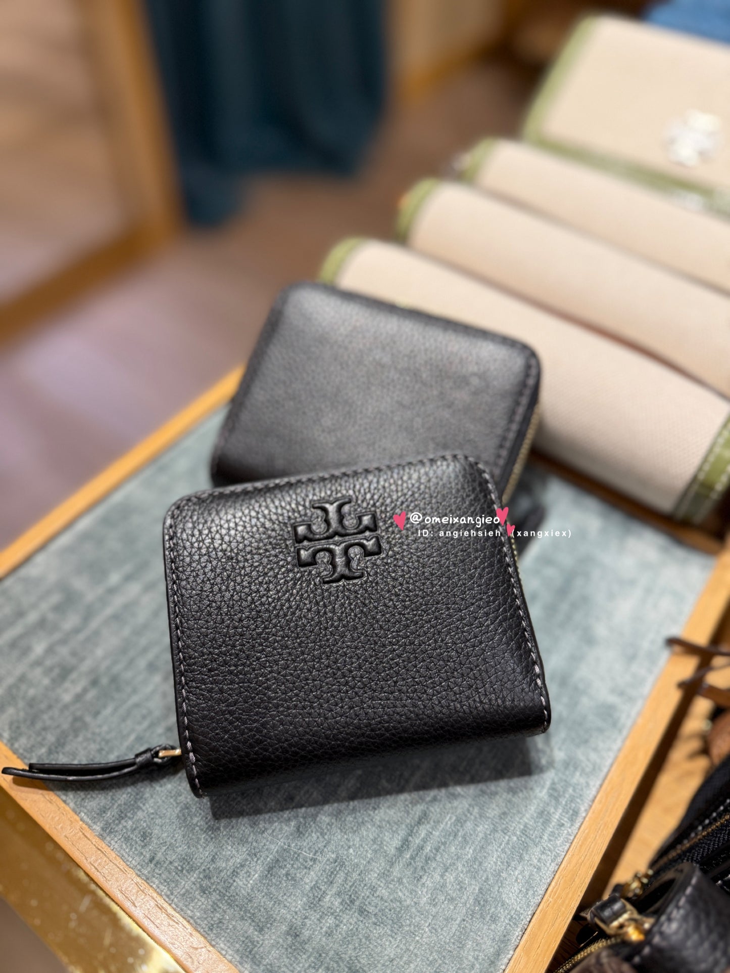Tory Burch Thea 小短夾