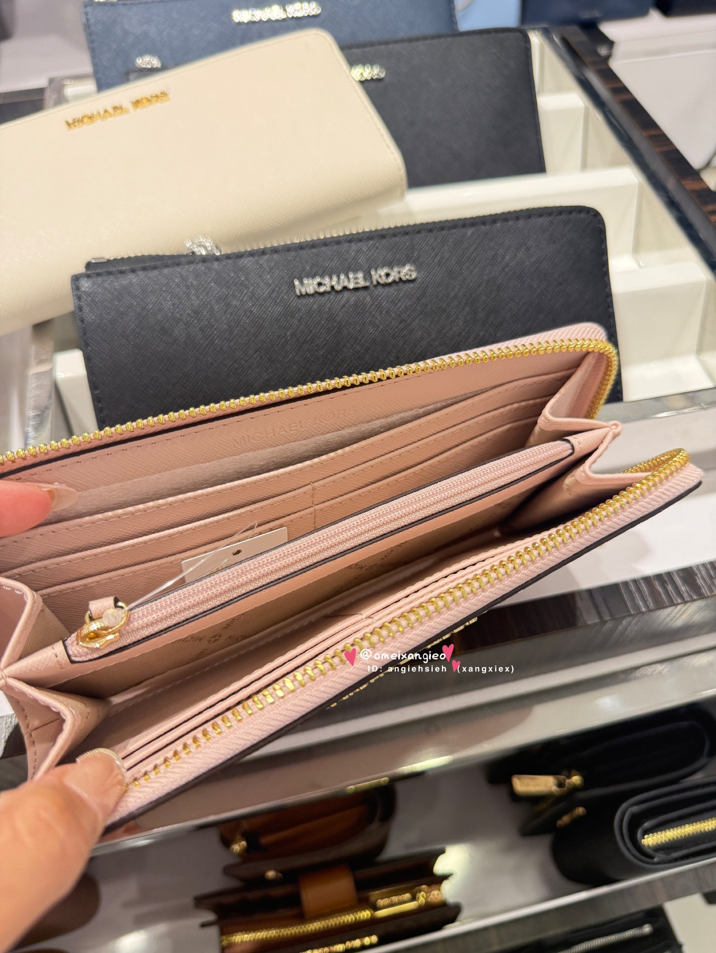 Michael Kors 防刮皮革 L拉鏈長夾
