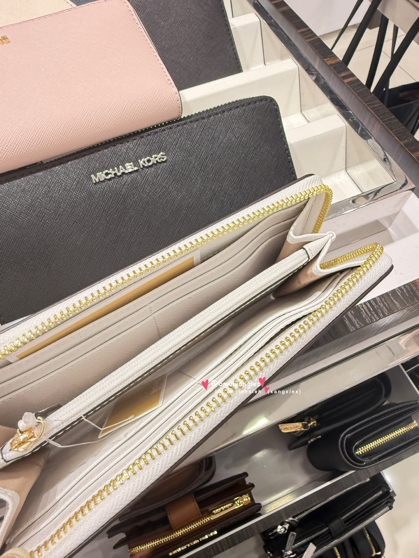 Michael Kors 防刮皮革 L拉鏈長夾