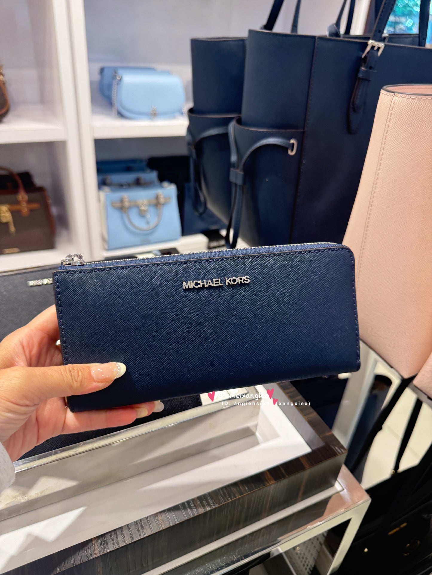 Michael Kors 防刮皮革 L拉鏈長夾