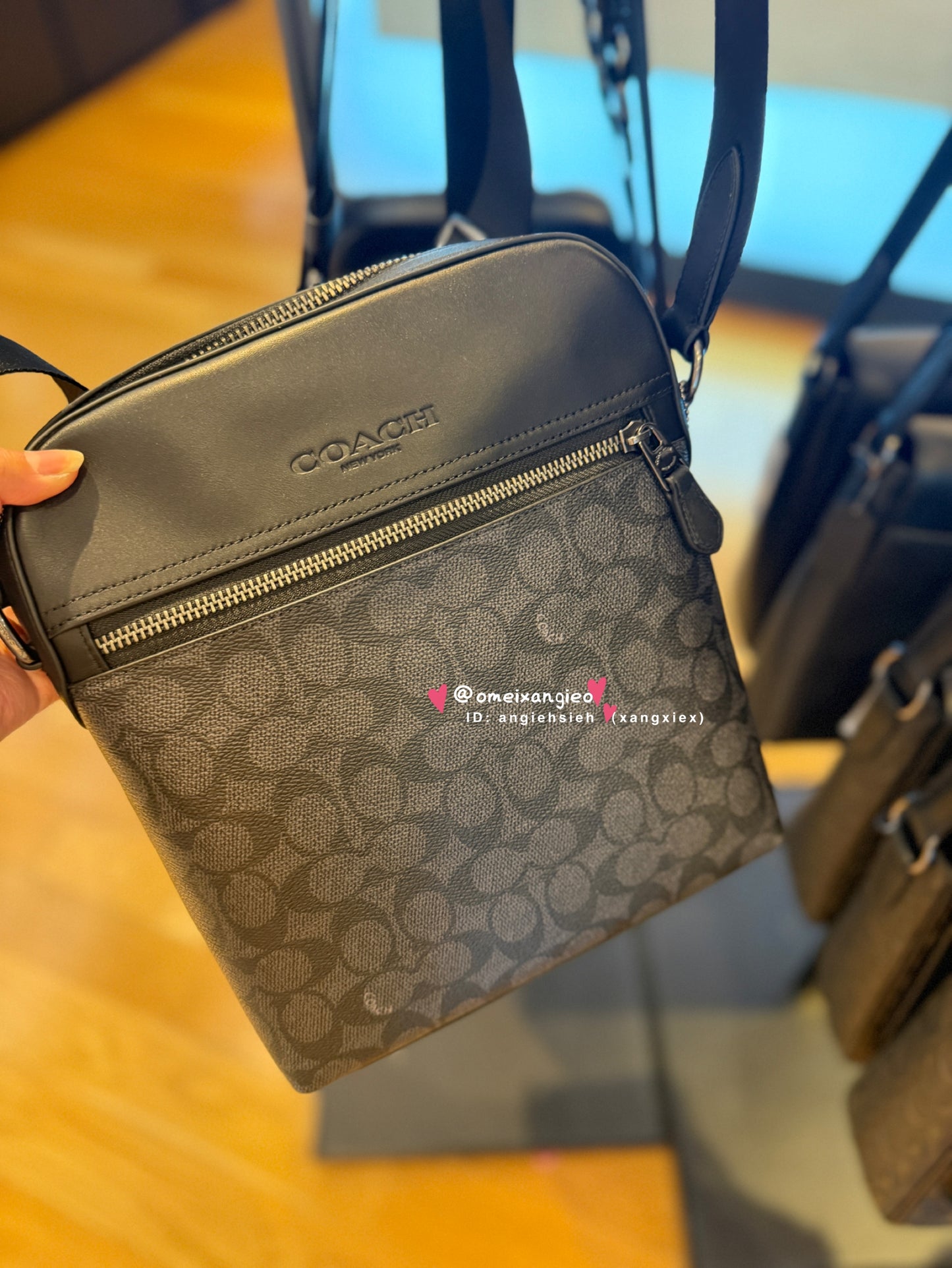Coach 男款 拉鍊斜背包