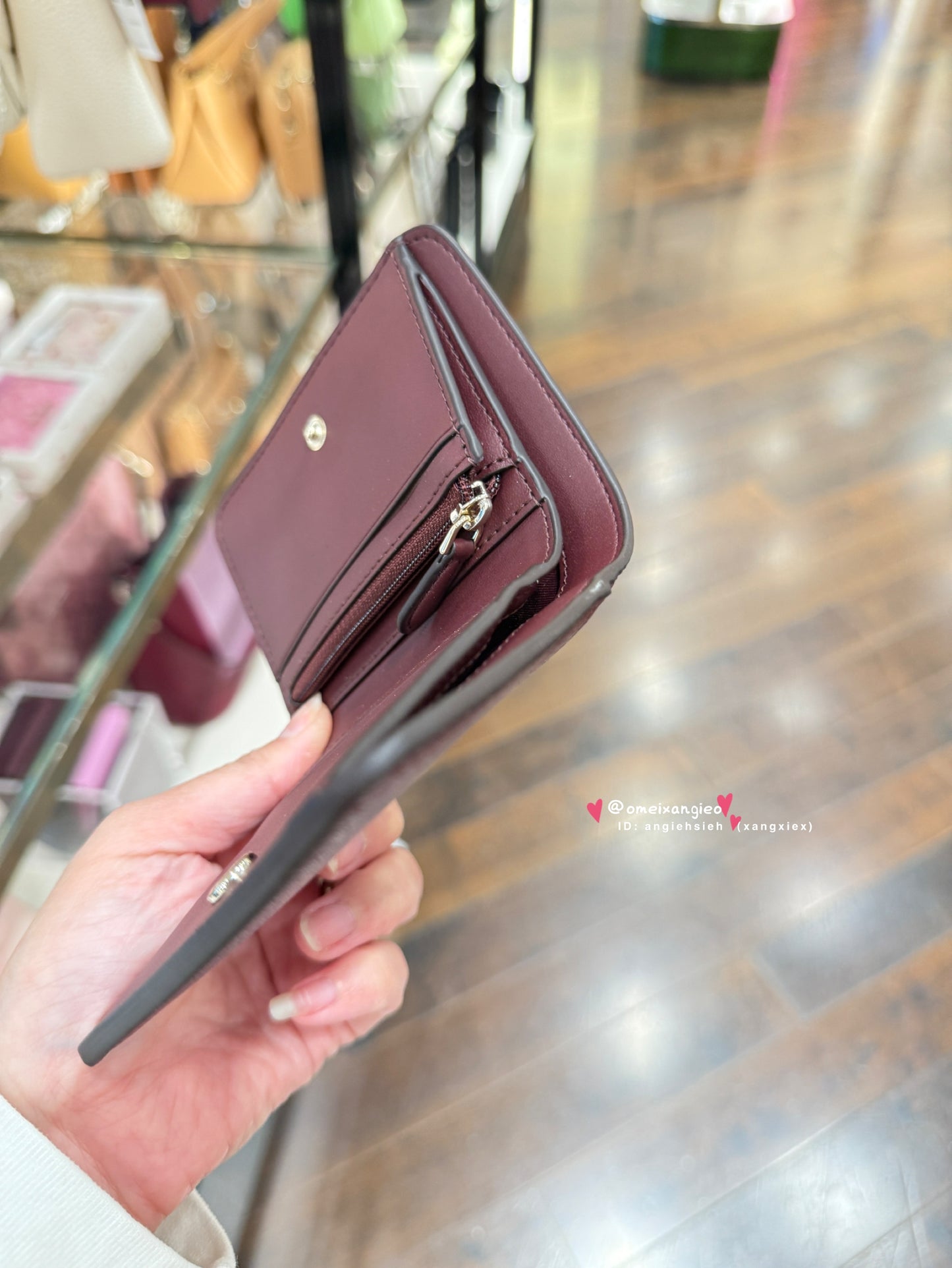 Kate Spade 荔枝皮革小短夾