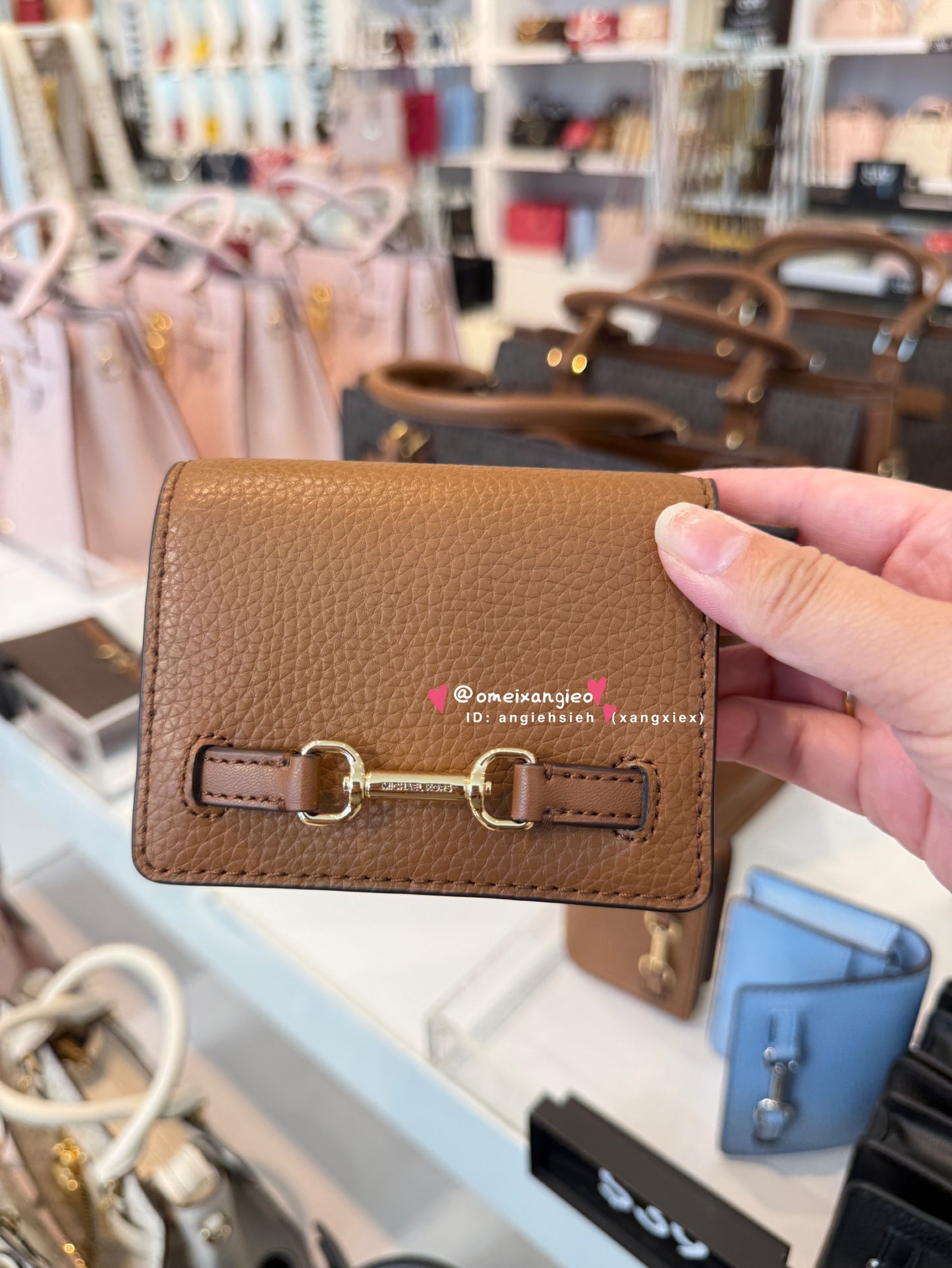 Michael KORS 鎖頭設計卡夾