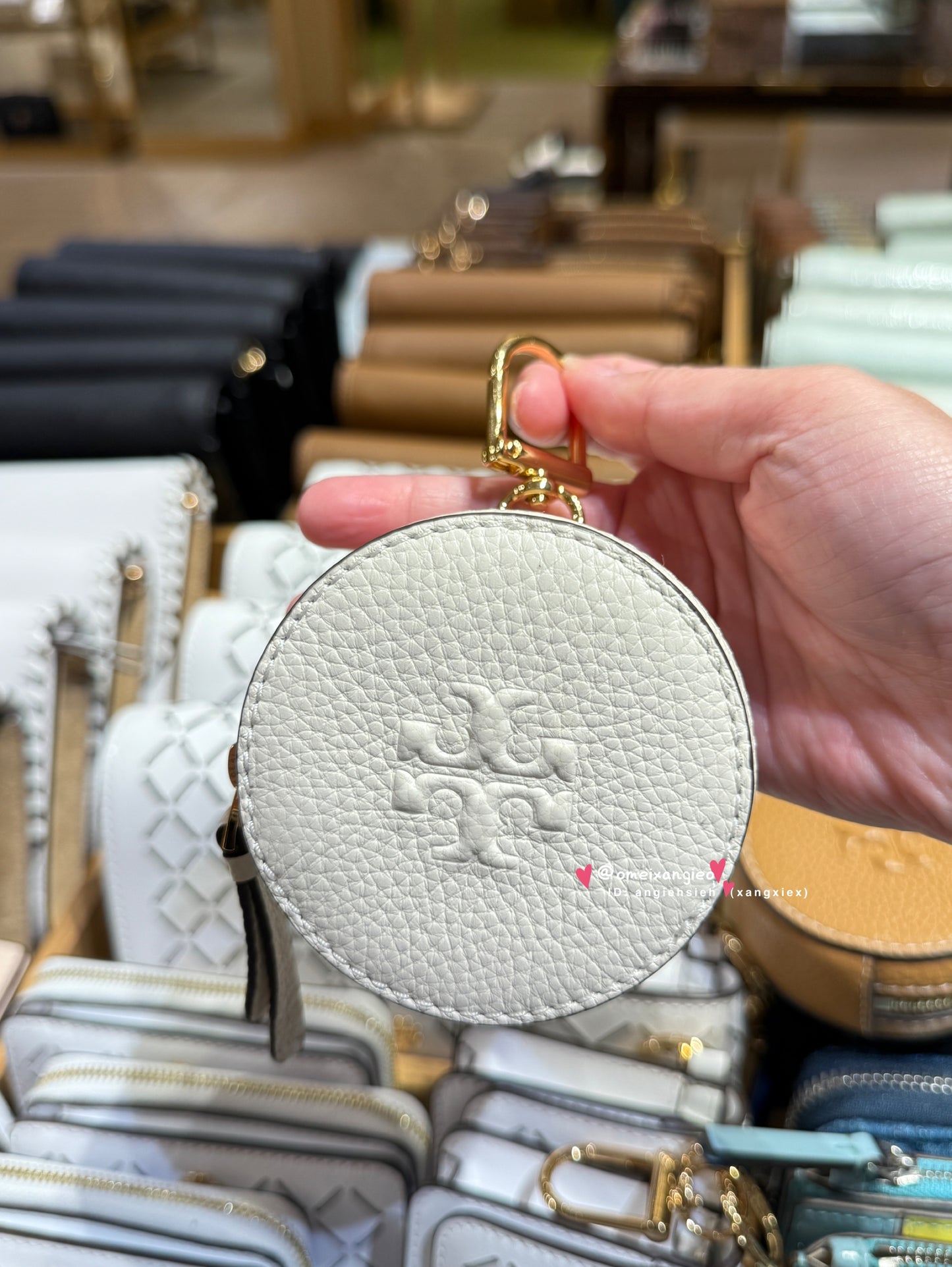 TORY BURCH 浮雕logo 圓形包包掛飾 零錢包