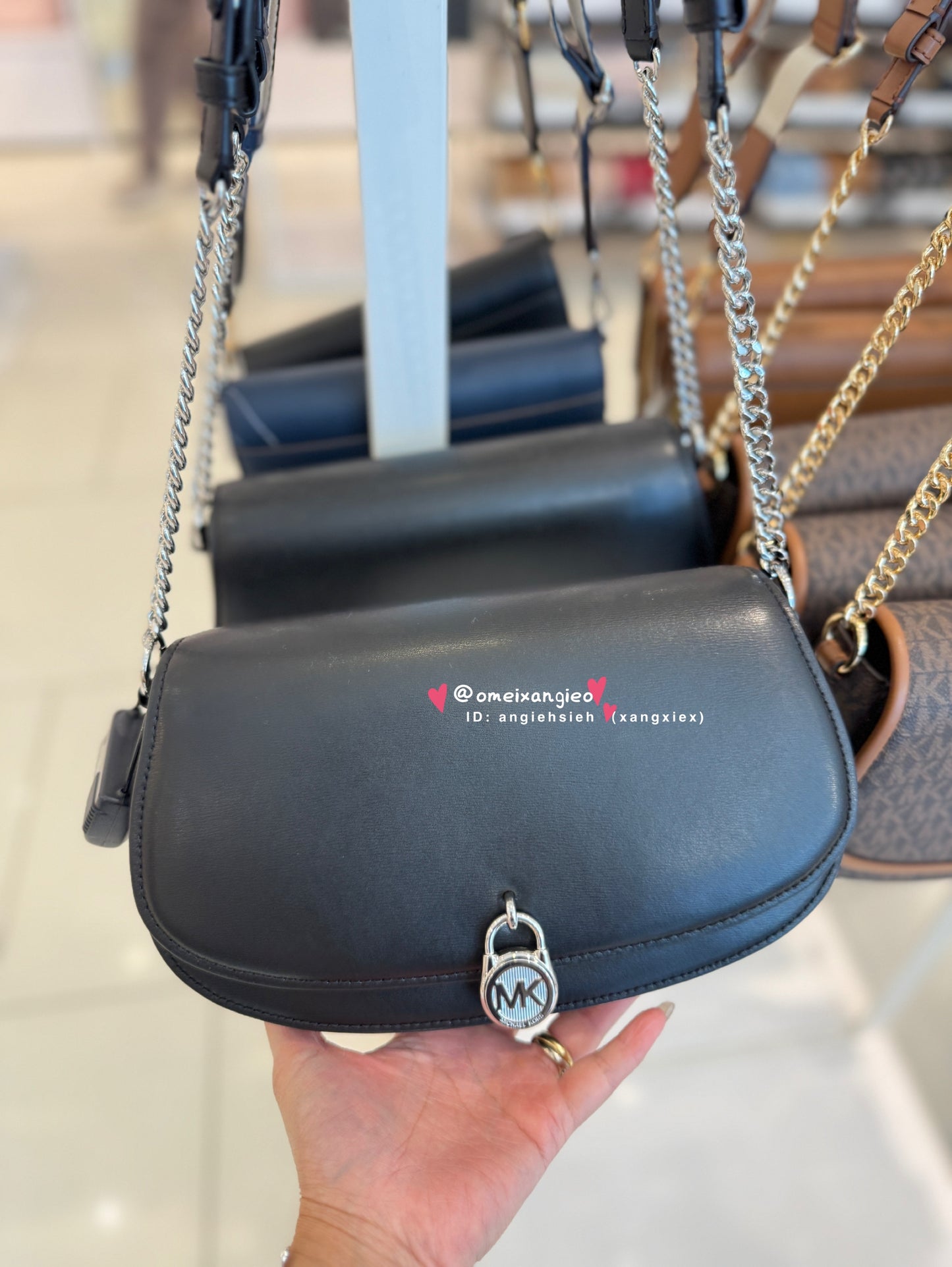 Michael KORS 鎖頭 斜背包