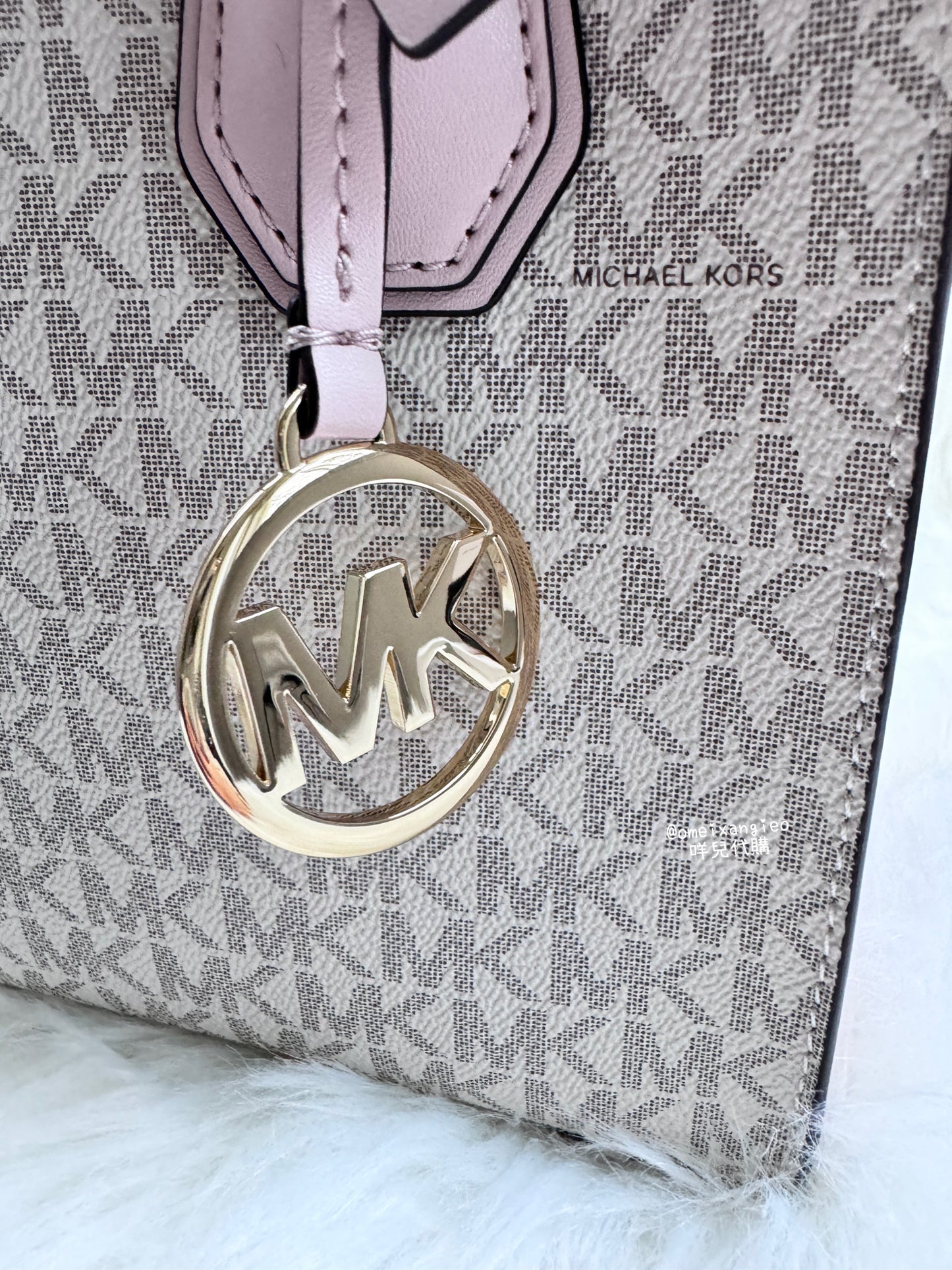 Michael Kors Mercer 三層紙袋包
