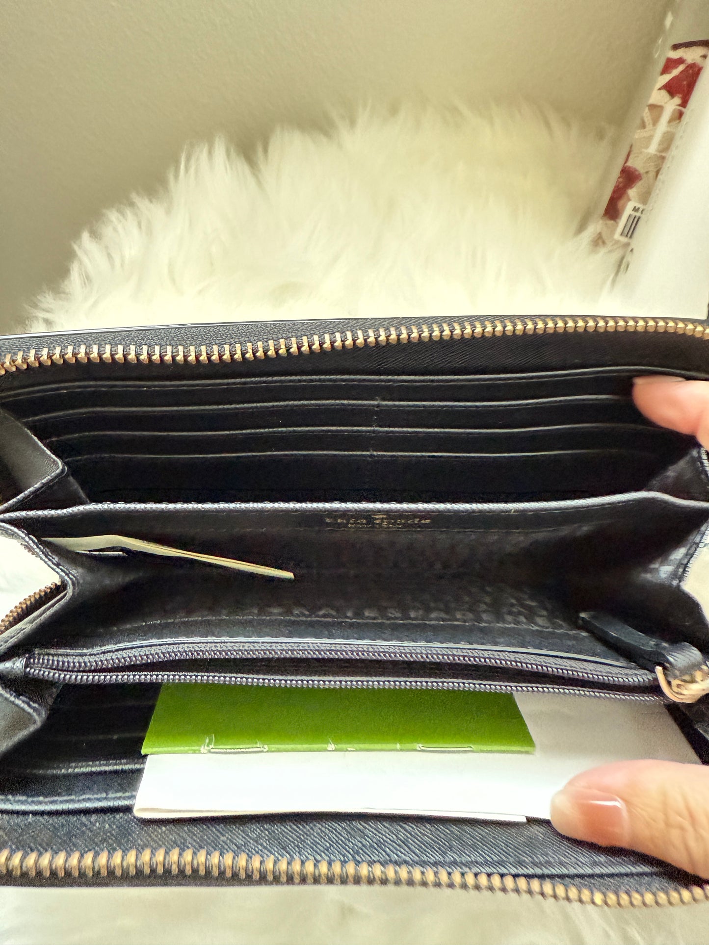 Kate Spade 黑色 防刮拉鏈長夾 (瑕疵出清)