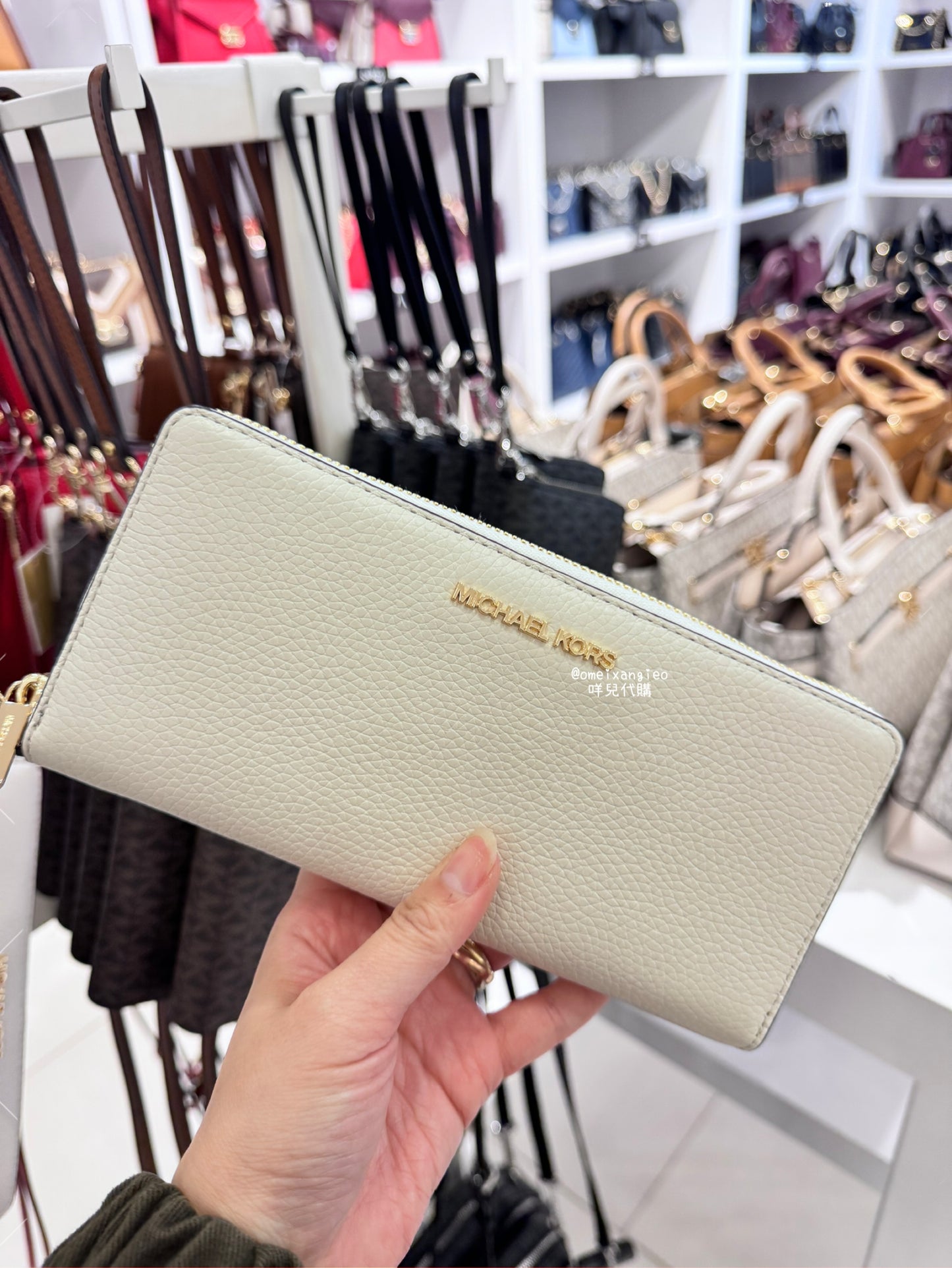 Michael Kors 手掛拉鍊長夾