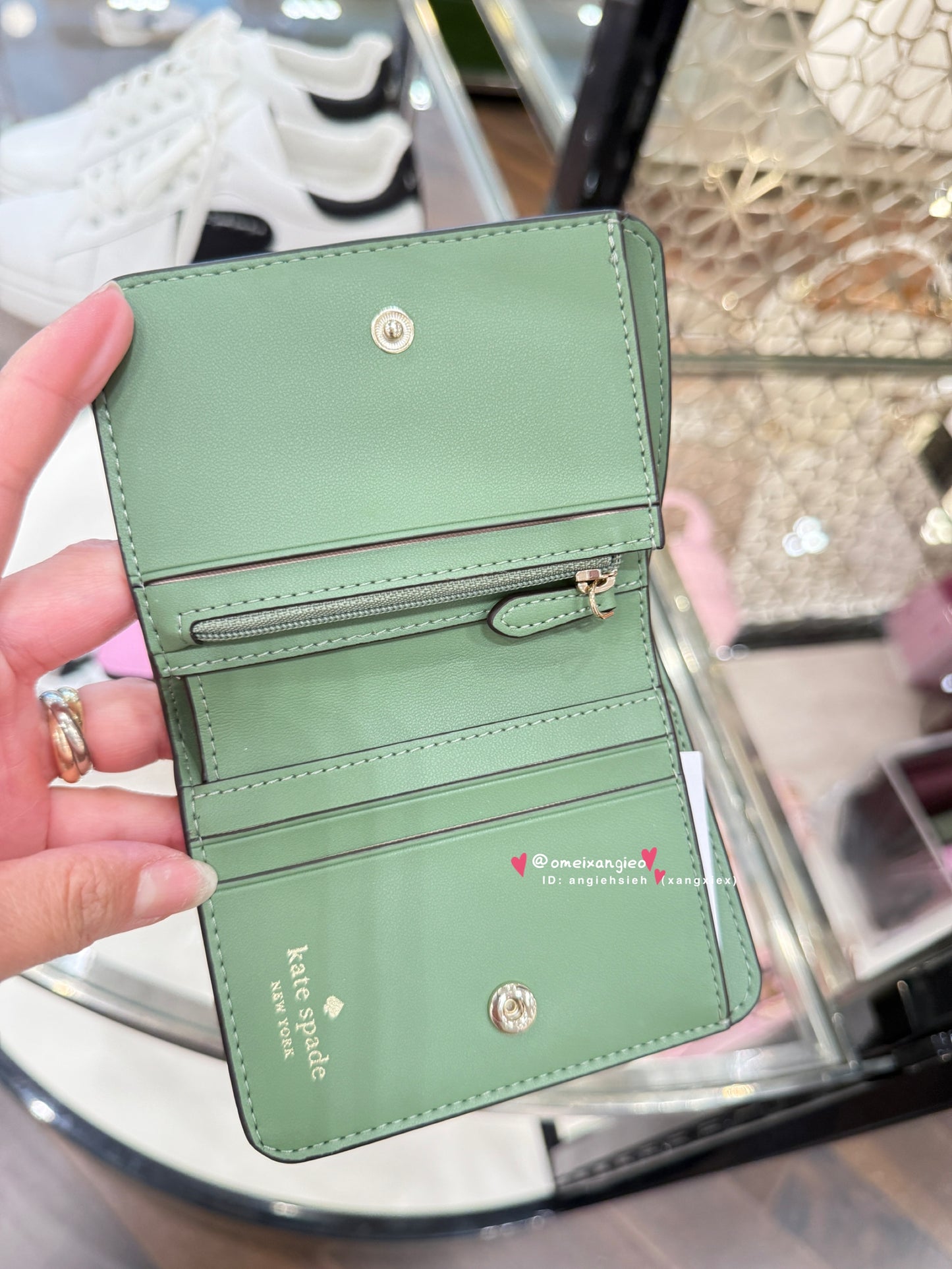 Kate Spade 荔枝皮革小短夾