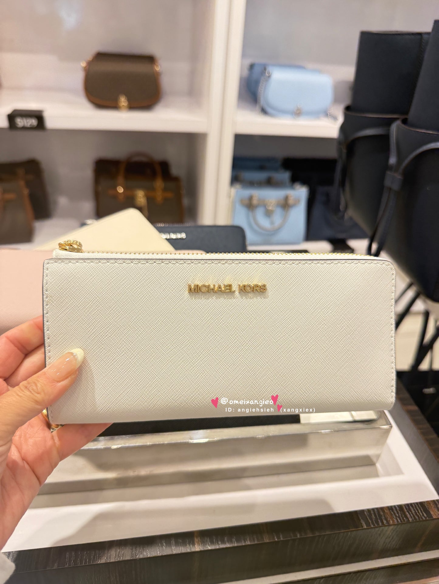 Michael Kors 防刮皮革 L拉鏈長夾