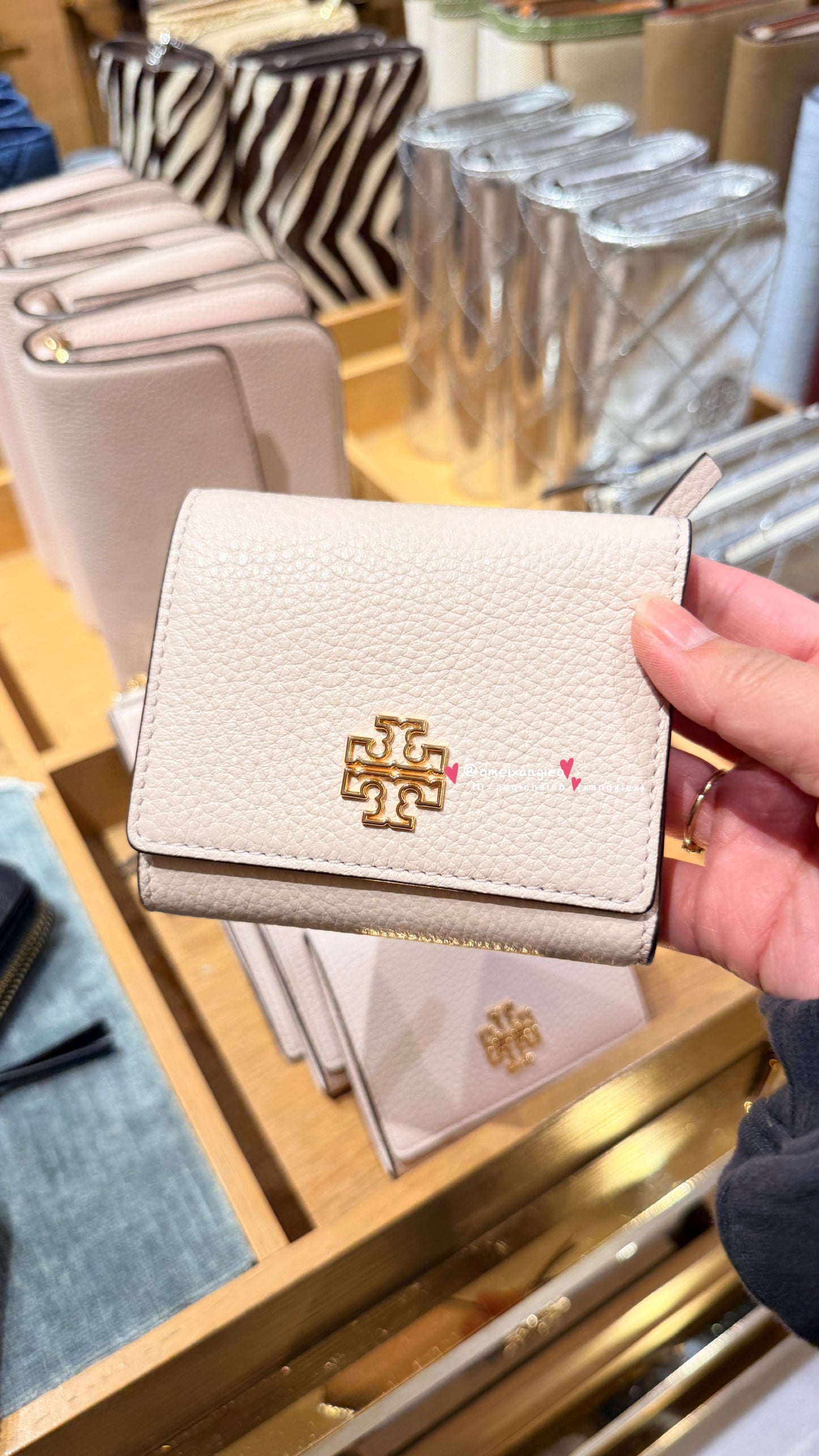 Tory Burch Britten 粉色三折小短夾