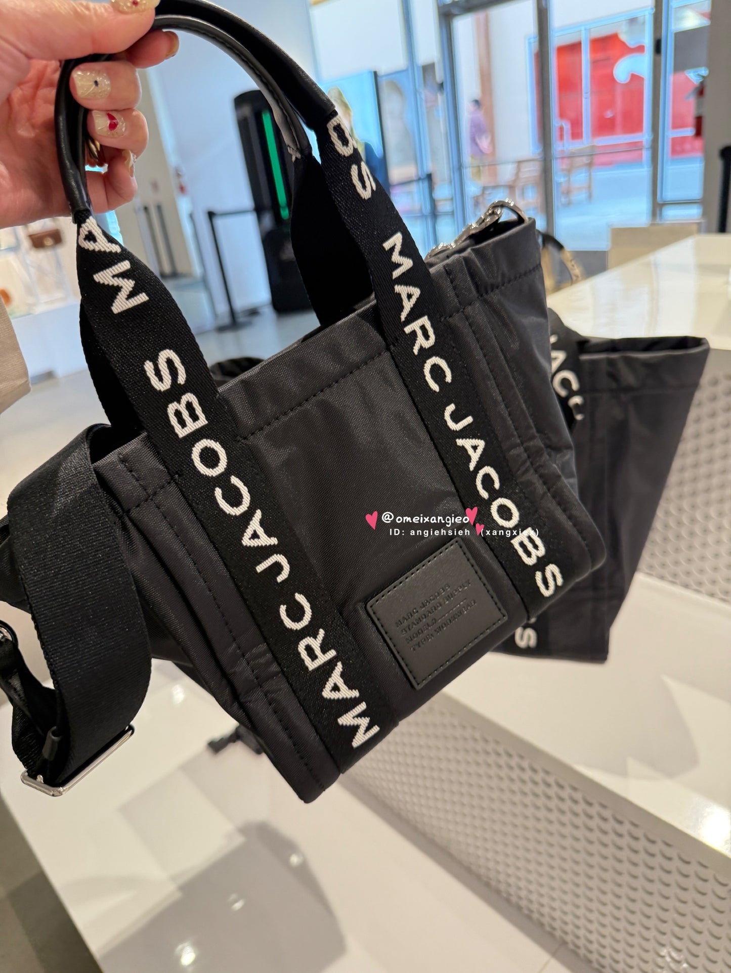 Marc Jacobs 小馬克 字母邊條 小款 尼龍水餃包 可斜背