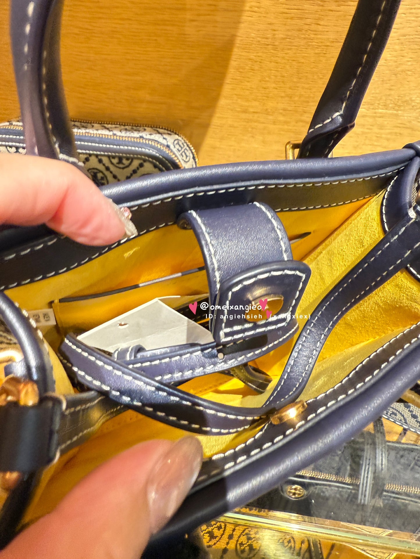 Tory Burch 深藍老花琴譜包