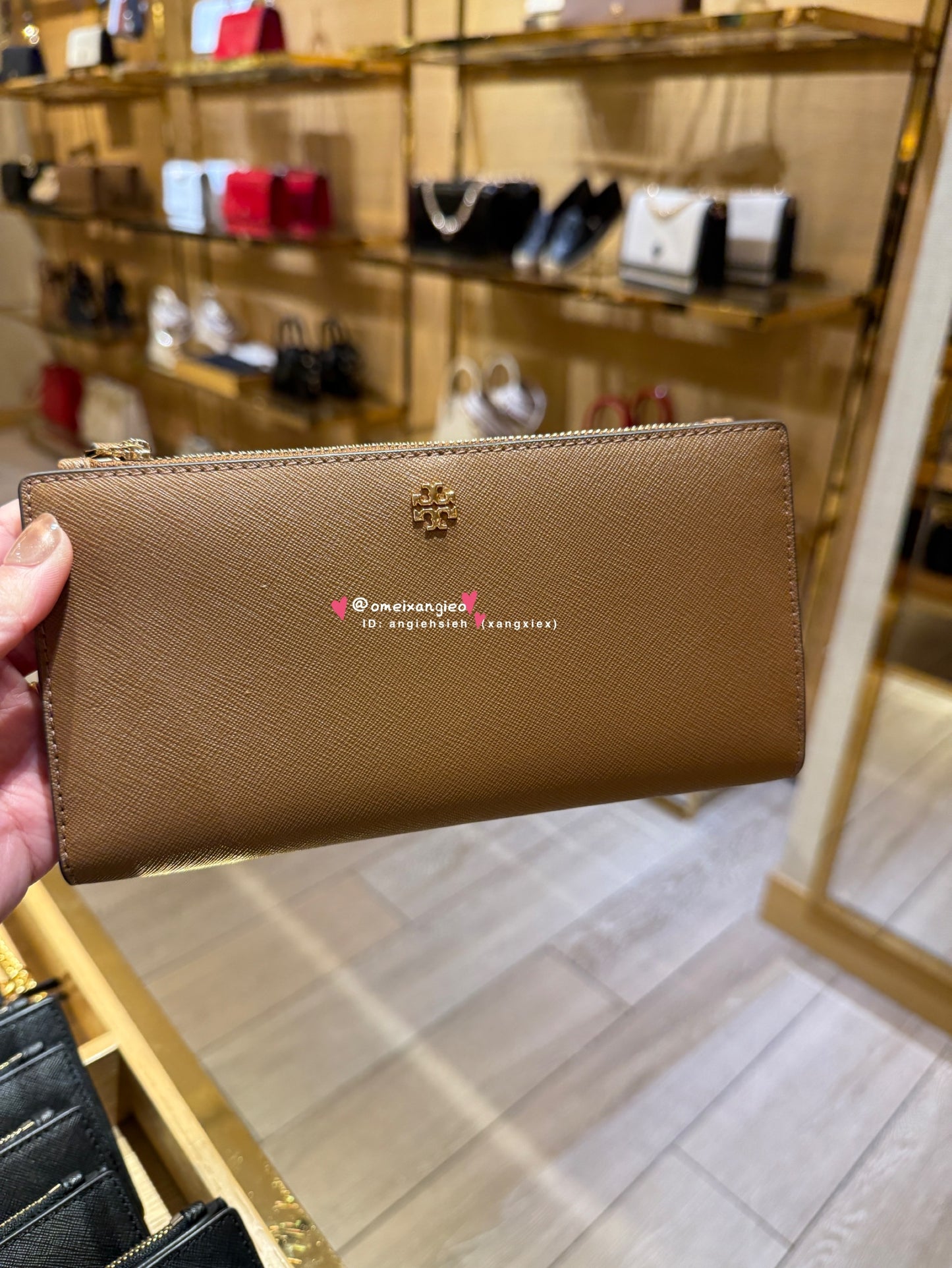 Tory Burch 防刮皮革 對折長夾