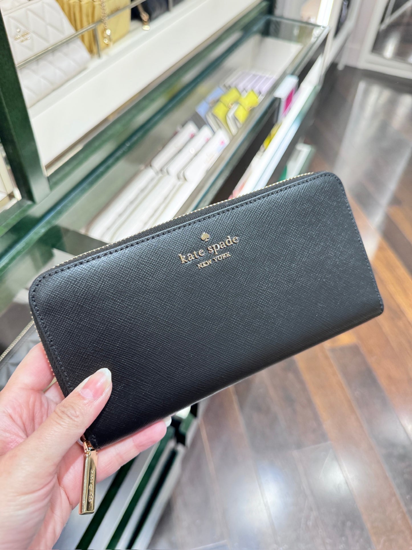 Kate Spade 防刮皮革拉鍊長夾