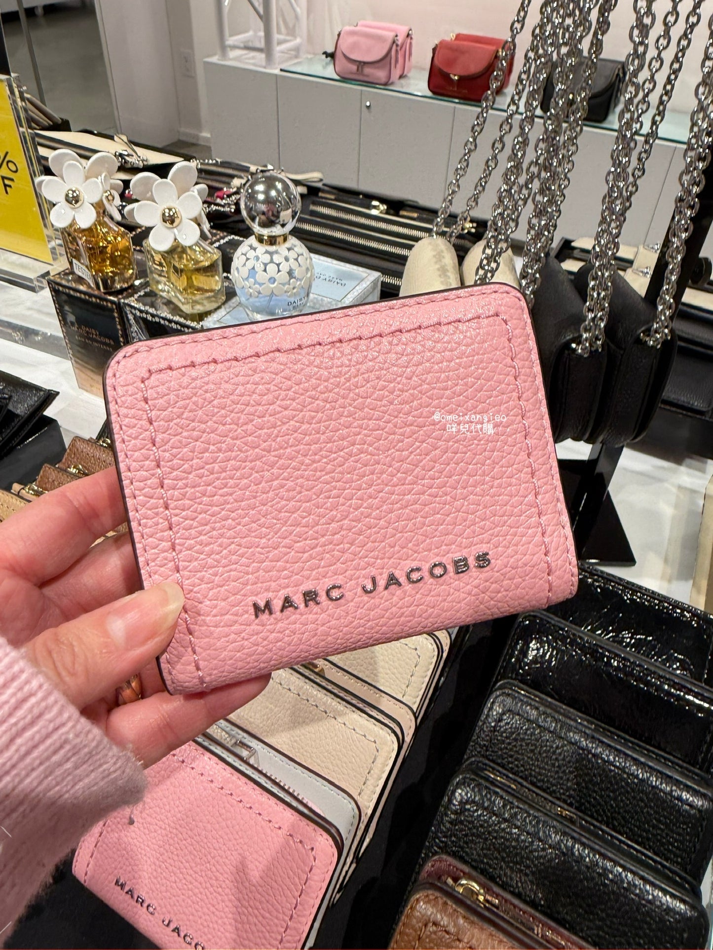 Marc Jacobs 小馬克 荔枝皮革 短夾