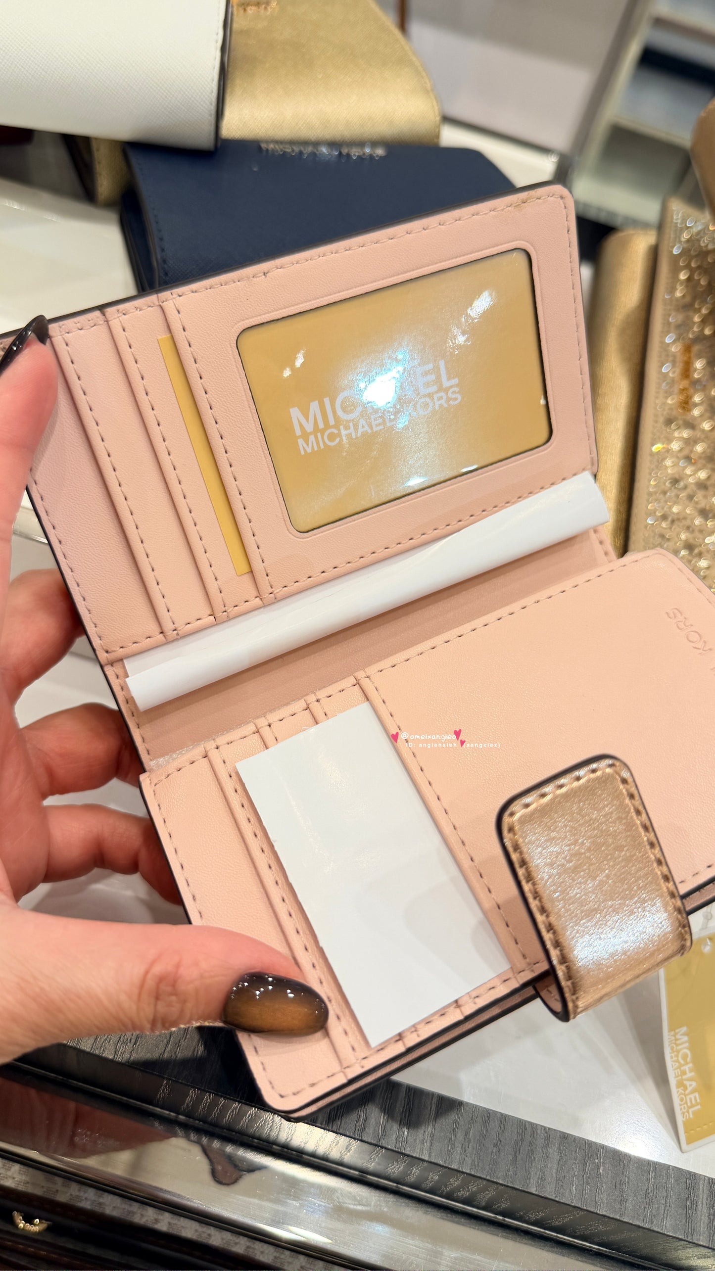 Michael Kors MK 防刮皮革中夾