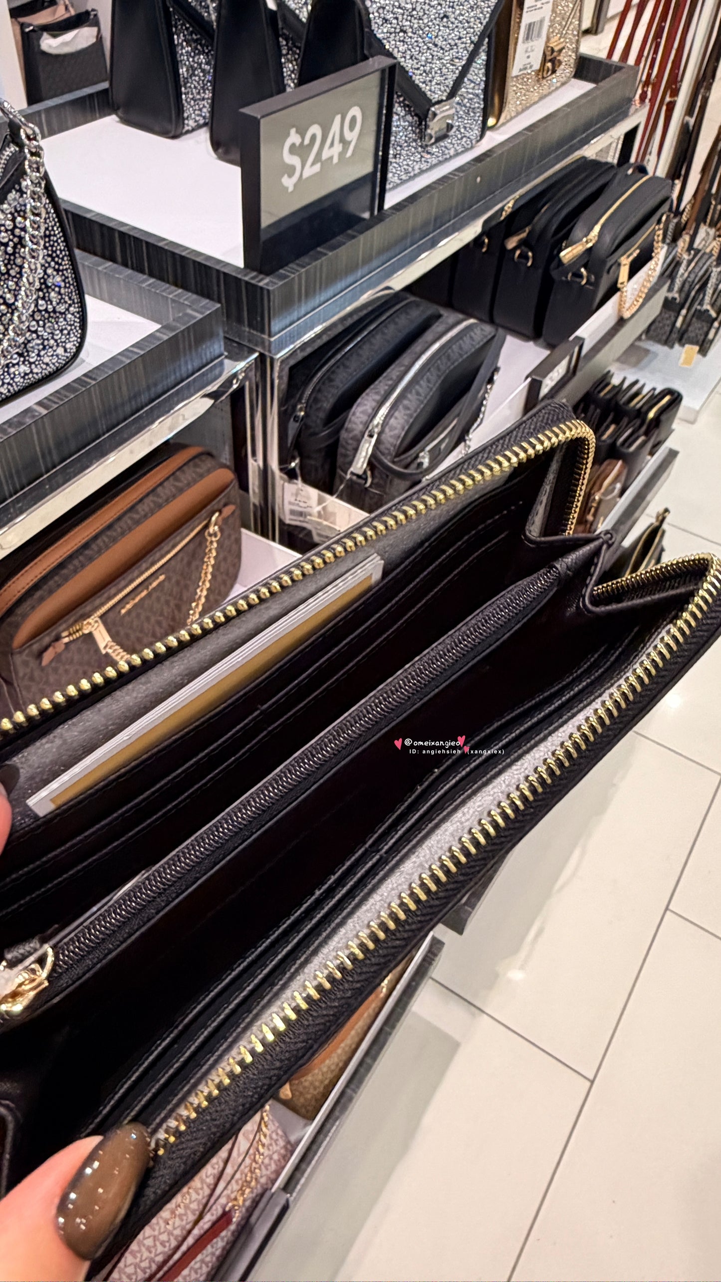 Michael Kors MK 防刮皮革拉鏈長夾