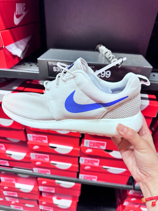 Nike Roshe 男款 慢跑鞋 杏色藍勾勾