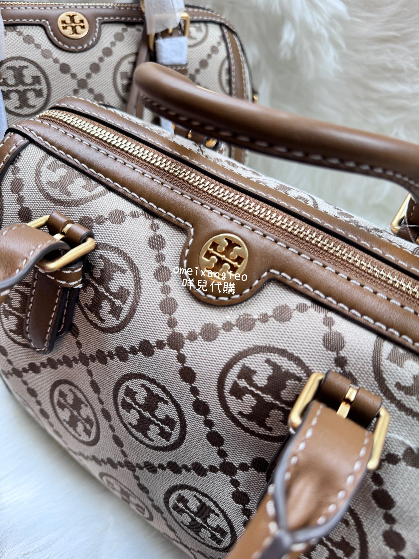 Tory Burch 焦糖色老花波士頓包