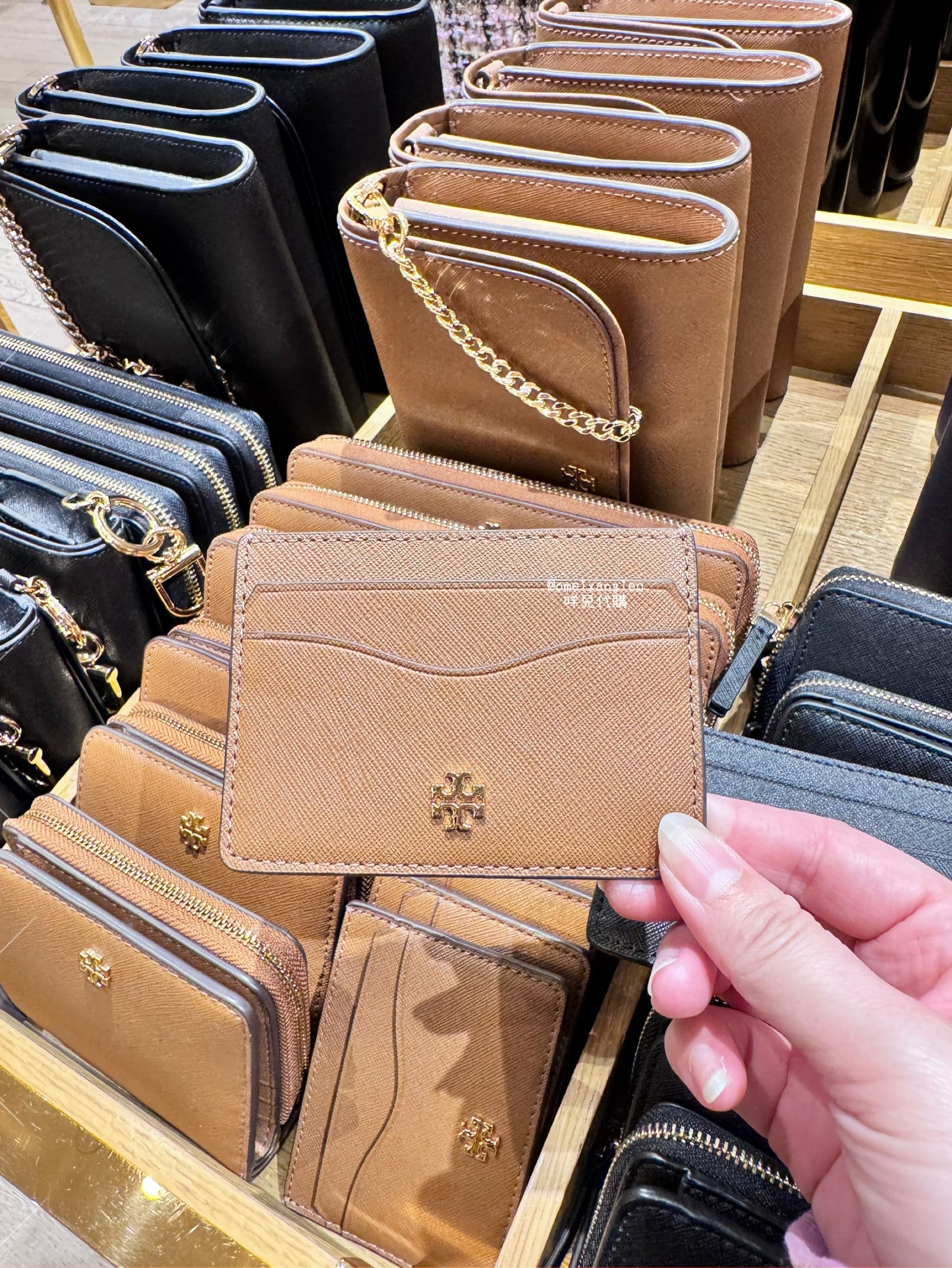 Tory Burch 防刮皮革 名片夾