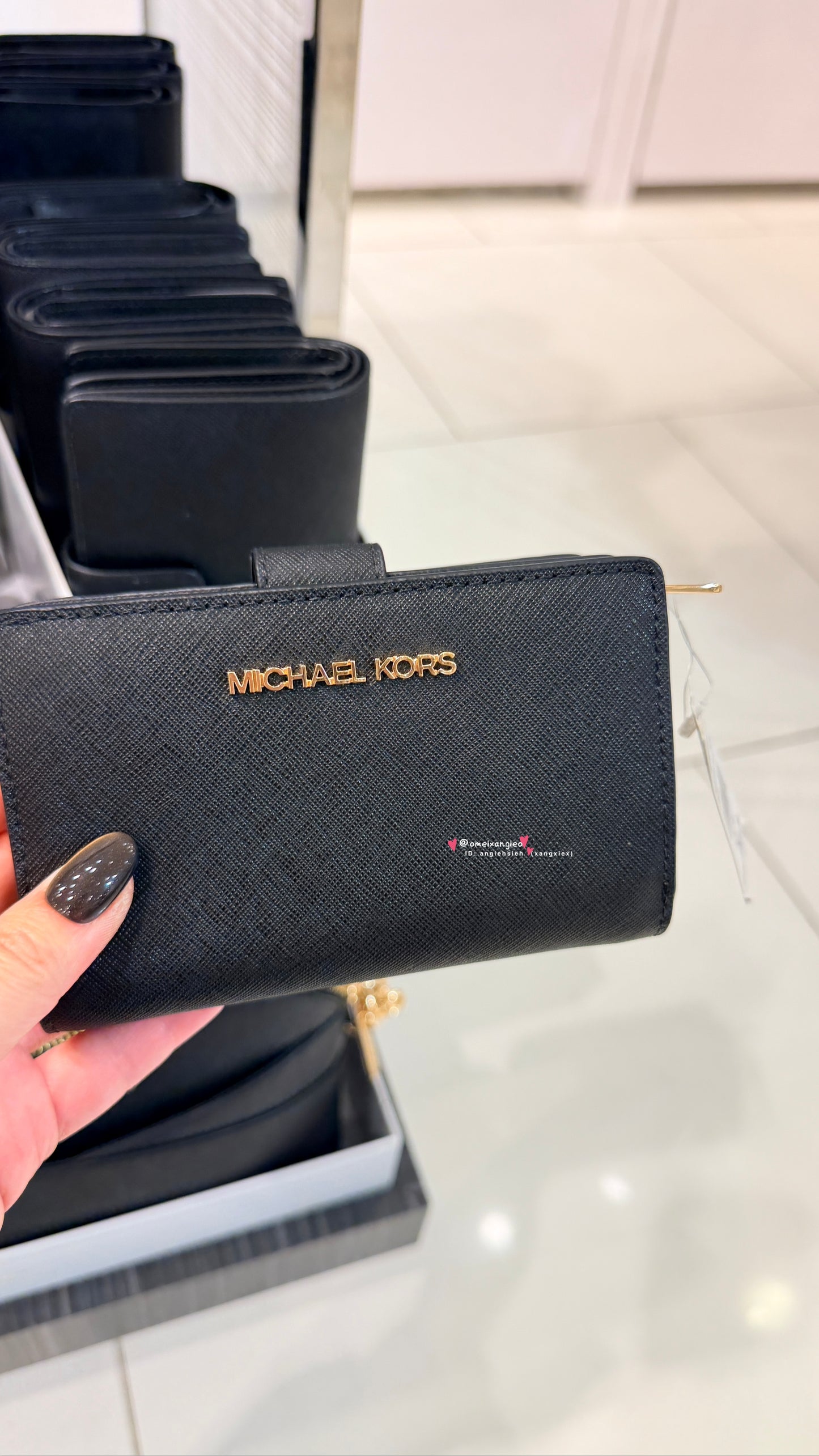 Michael Kors MK 防刮皮革中夾