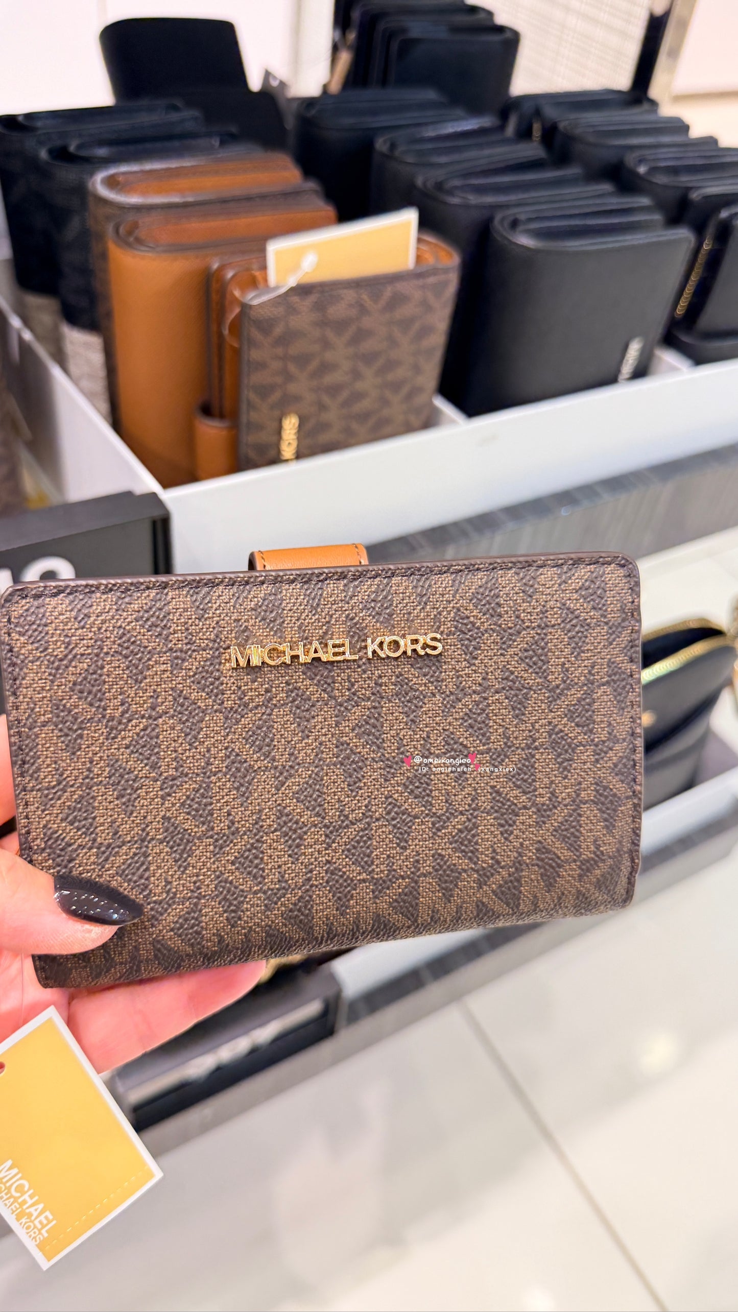 Michael Kors MK 防刮皮革中夾