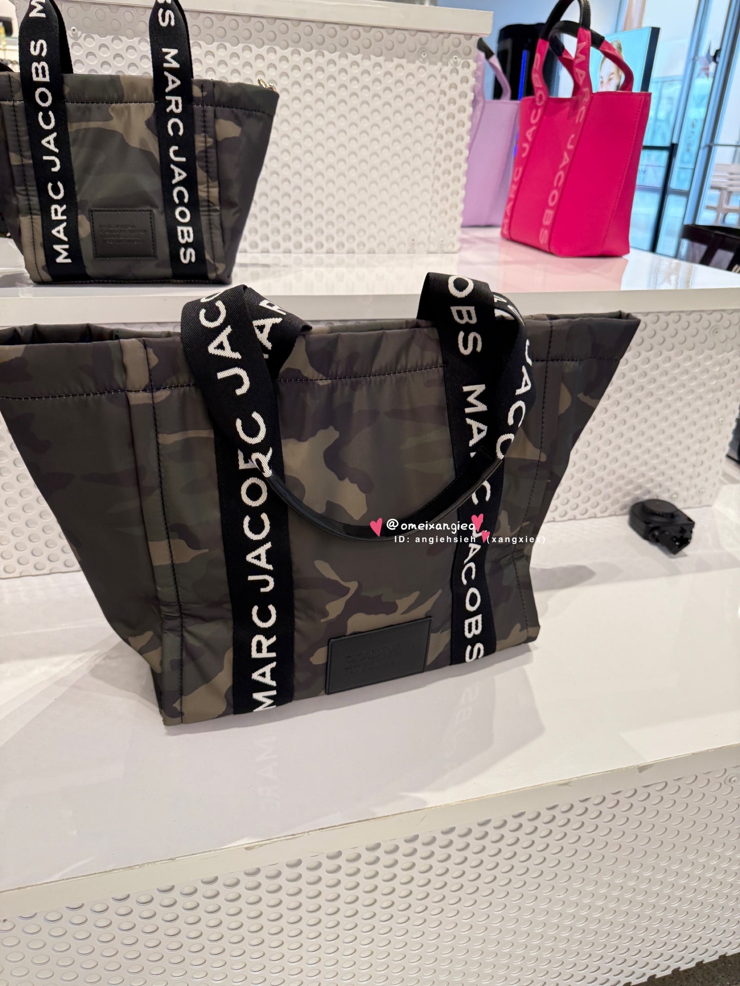Marc Jacobs 小馬克 字母邊條 小款 尼龍水餃包 可斜背