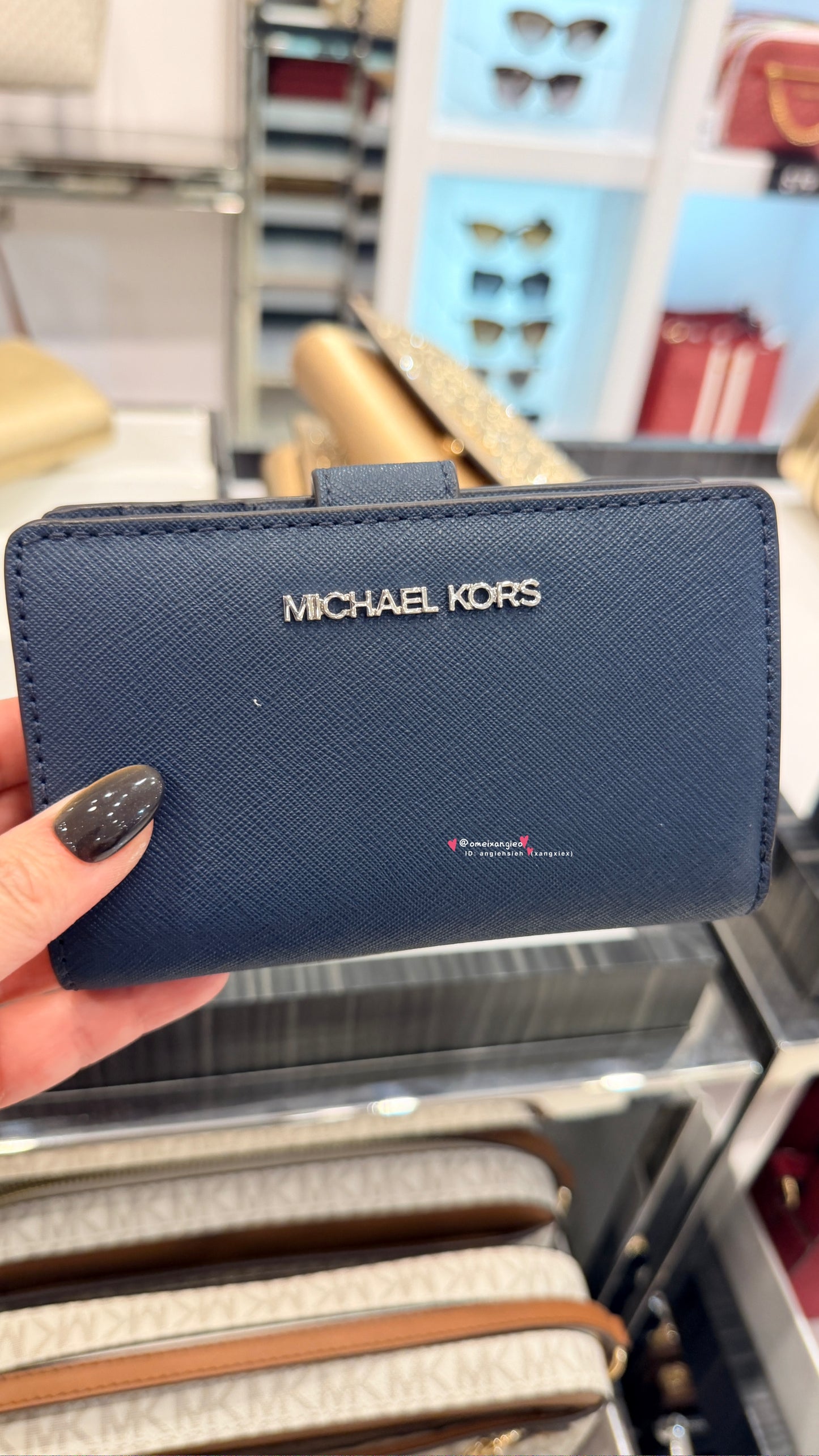 Michael Kors MK 防刮皮革中夾
