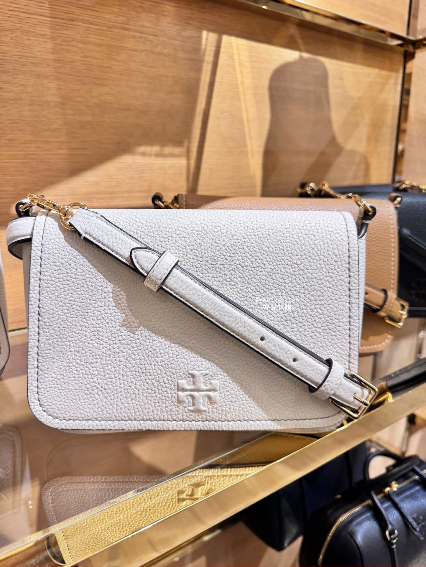 Tory Burch Thea 荔枝皮革 掀蓋斜背包