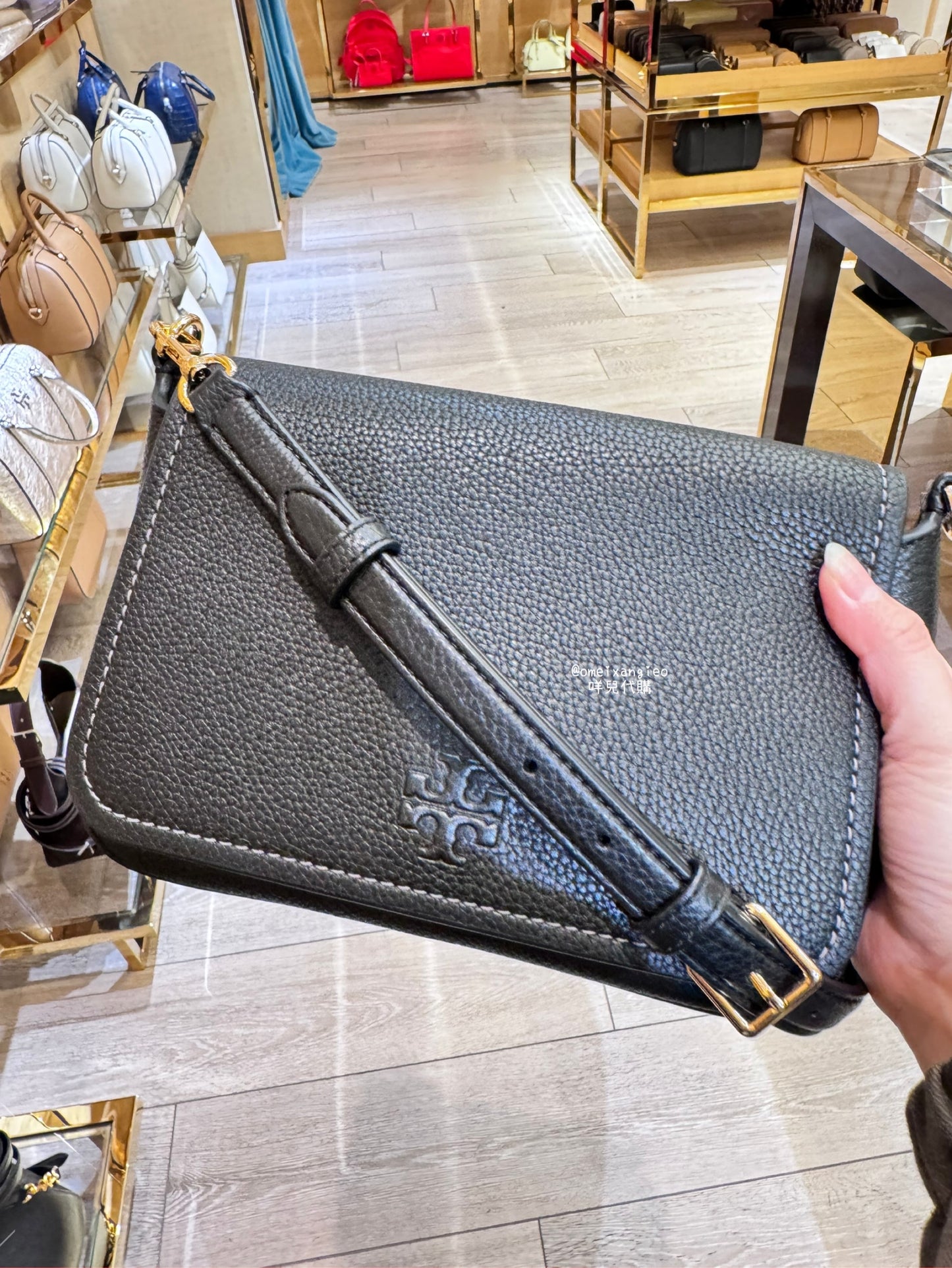 Tory Burch Thea 荔枝皮革 掀蓋斜背包