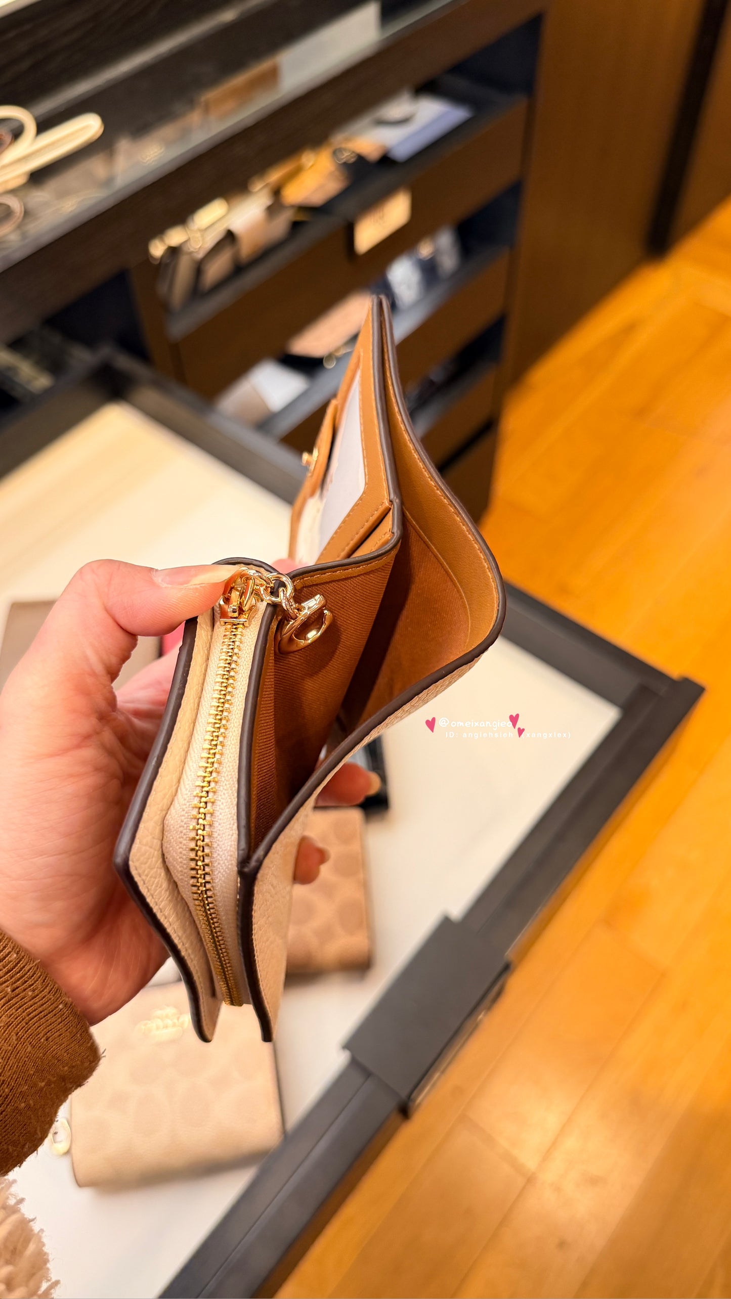 Coach 經典款小短夾