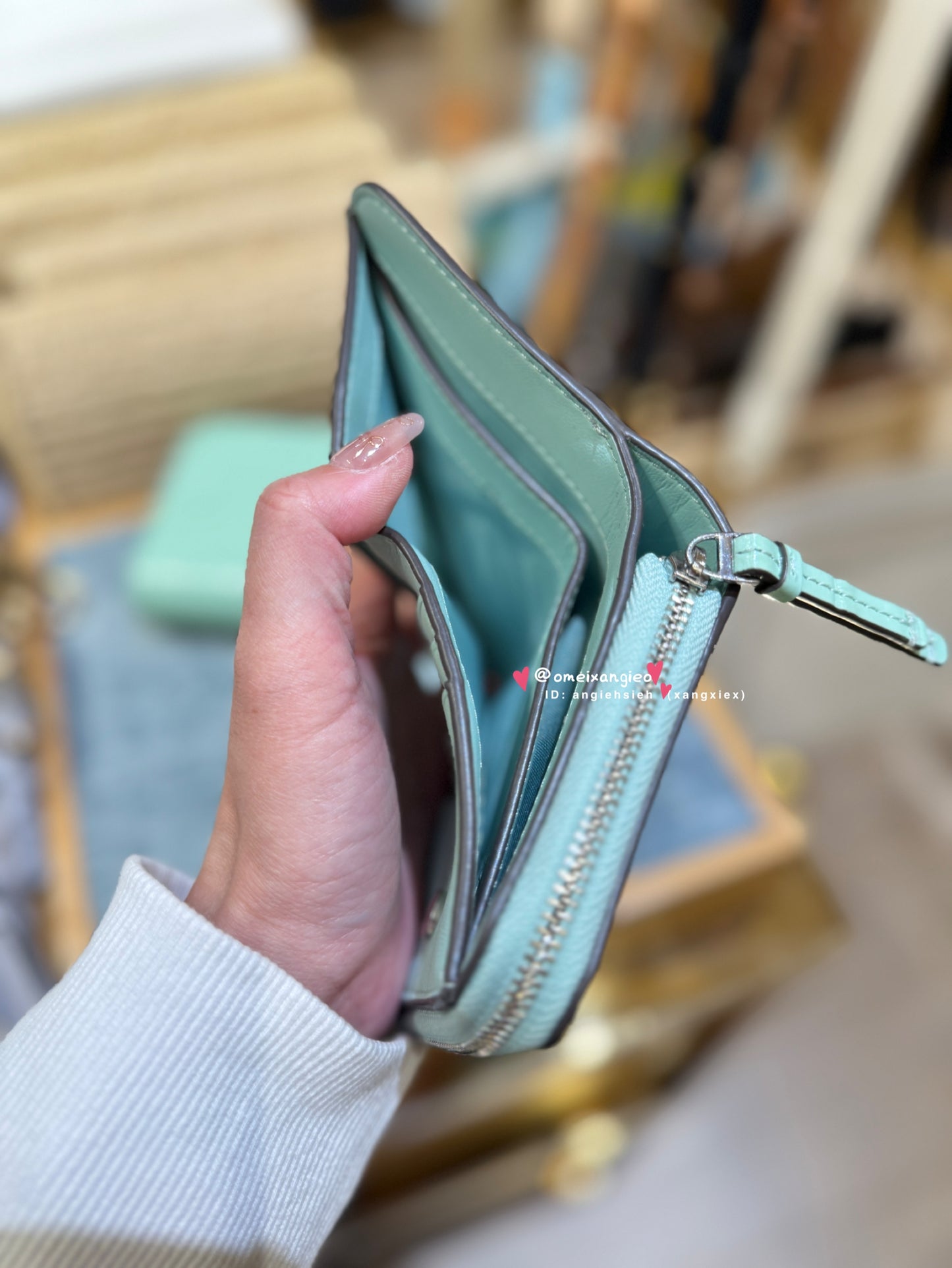 Tory Burch Thea 鱷魚紋小短夾