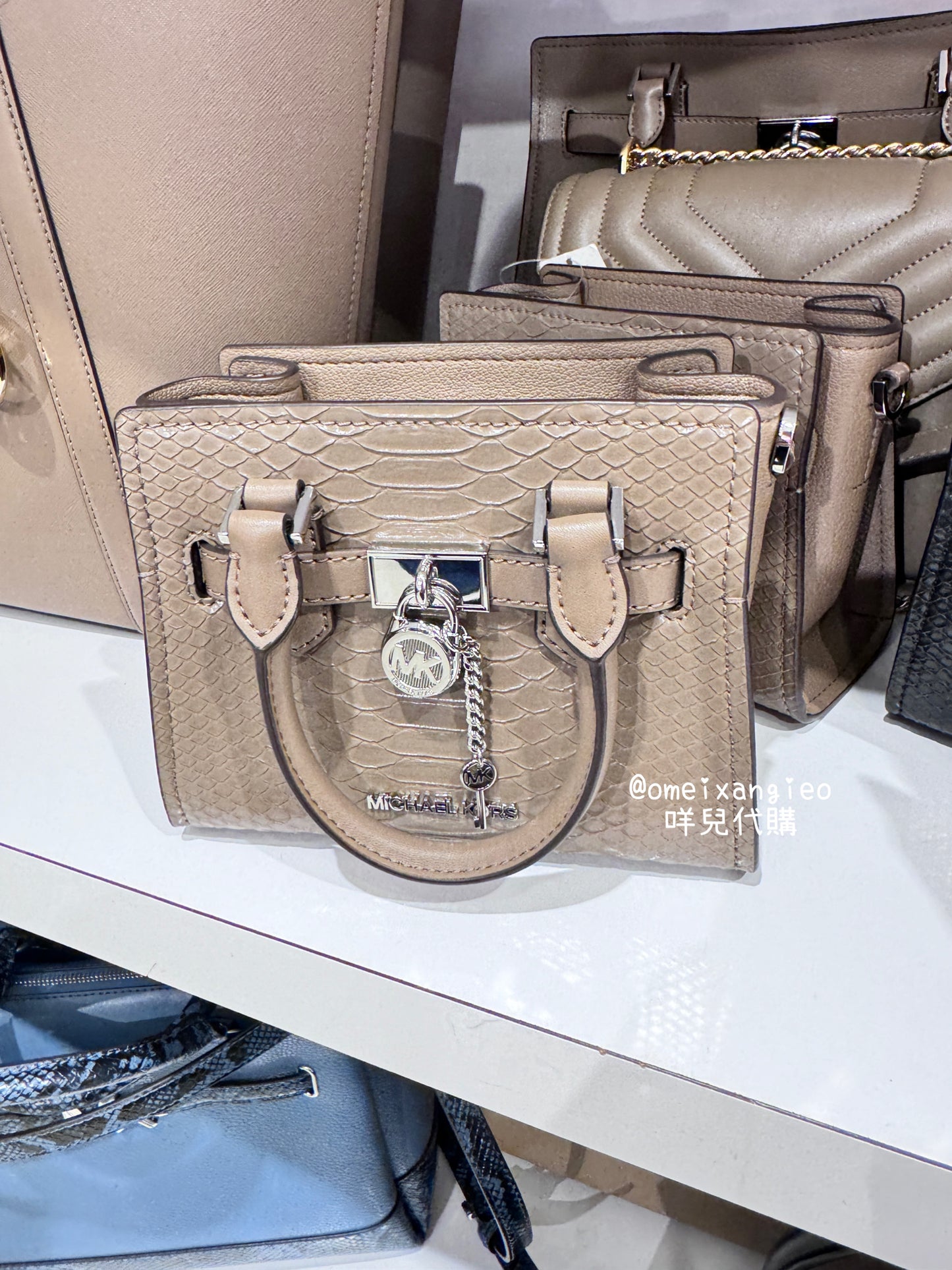 Michael Kors 壓紋小鎖頭包