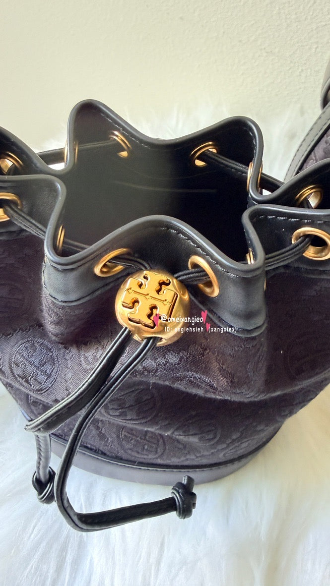 Tory Burch T Monogram Bucket Bag 專櫃款 迷你雞經典老花抽繩水桶包/斜背包 （黑)