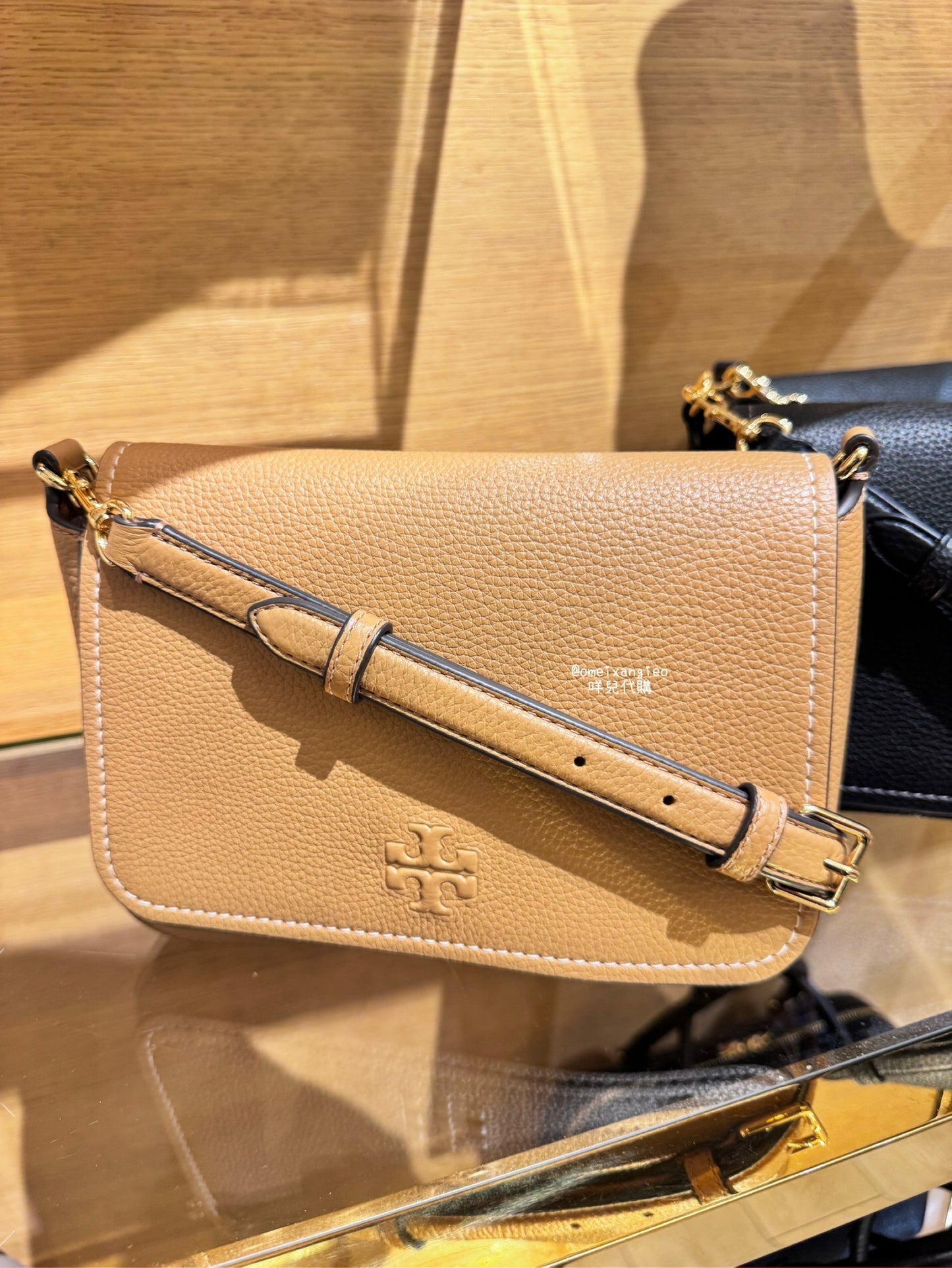 Tory Burch Thea 荔枝皮革 掀蓋斜背包