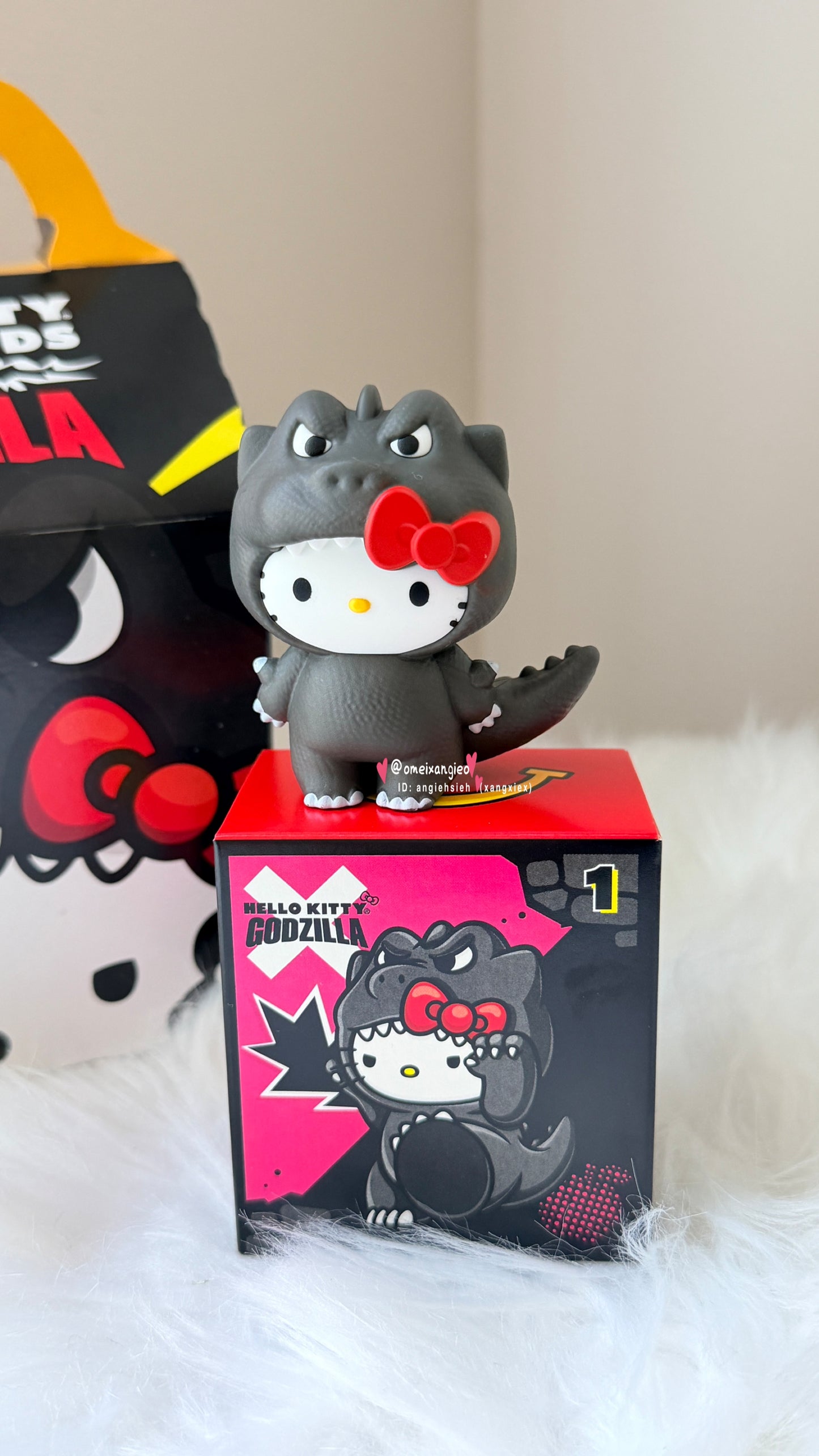 美國麥當勞 Hello Kitty and Friends x 哥吉拉 聯名限定公仔